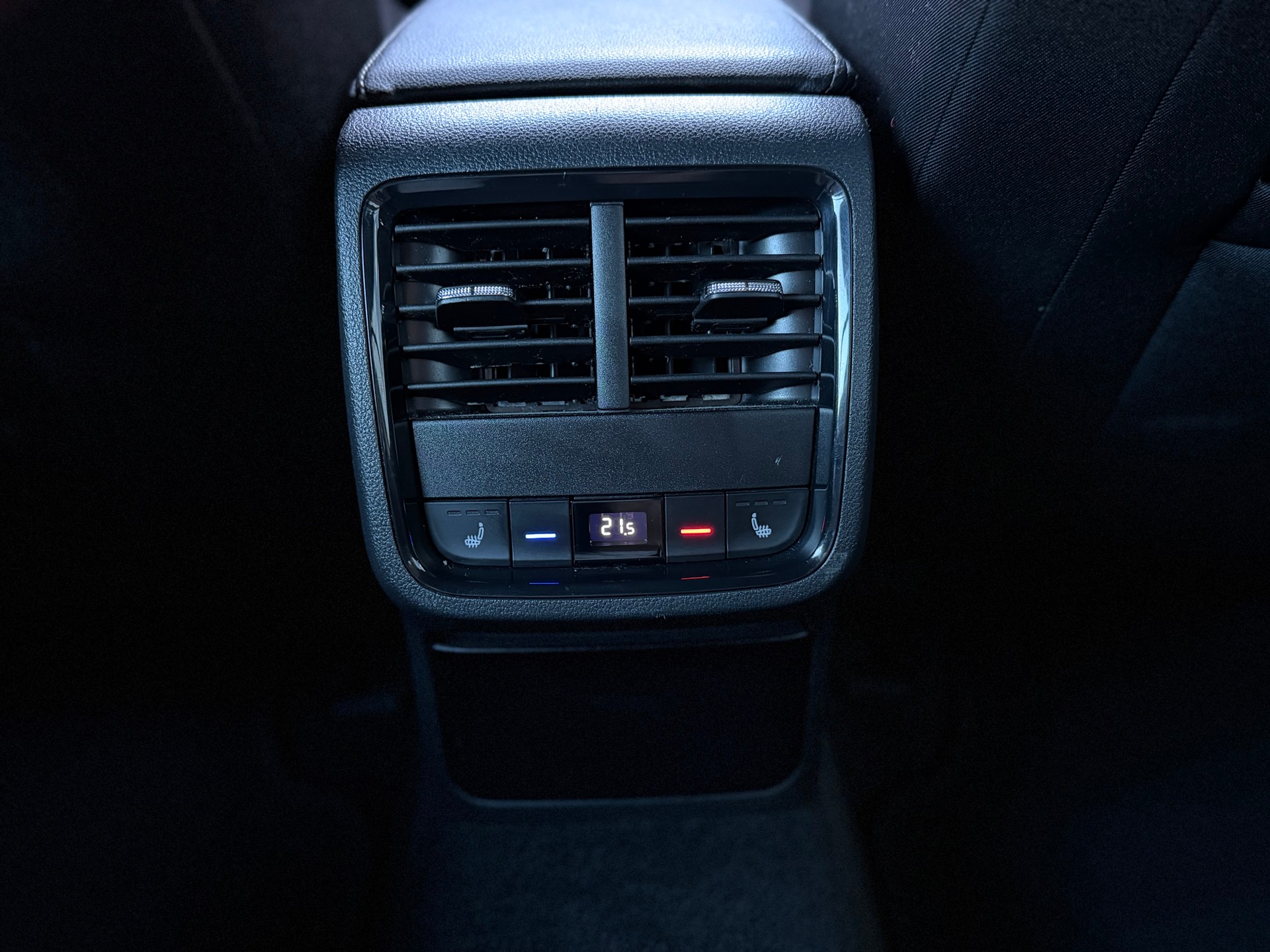 SKODA Octavia Combi 2.0 TSI SportLine DSG 4x4-image-16