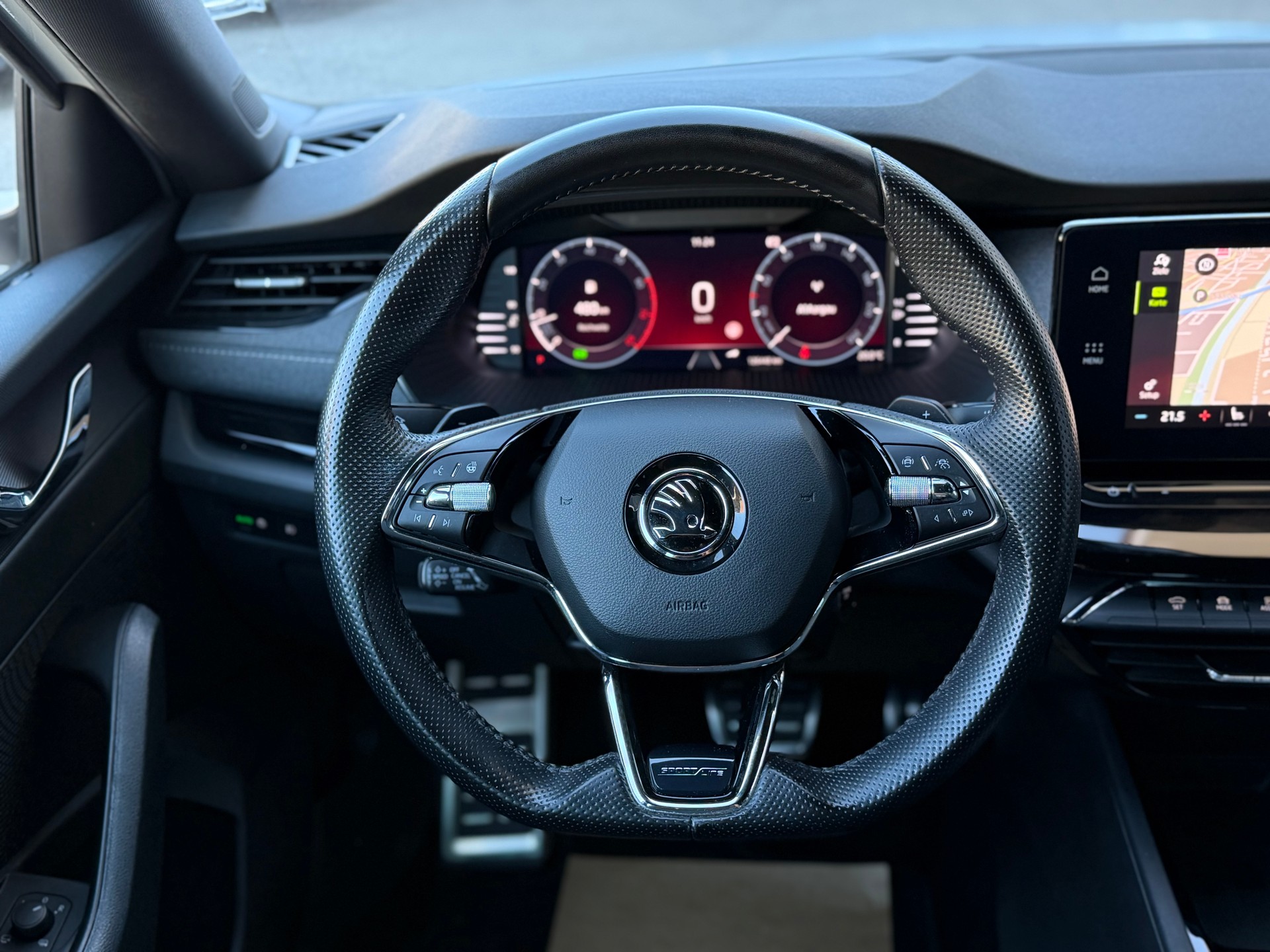 SKODA Octavia Combi 2.0 TSI SportLine DSG 4x4-image-18
