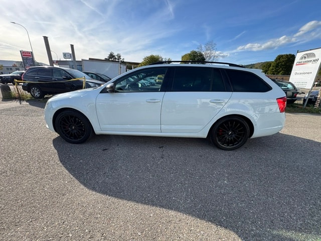 SKODA Octavia Combi 2.0 TDI RS DSG-image-6