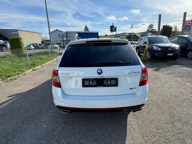 SKODA Octavia Combi 2.0 TDI RS DSG-image-5