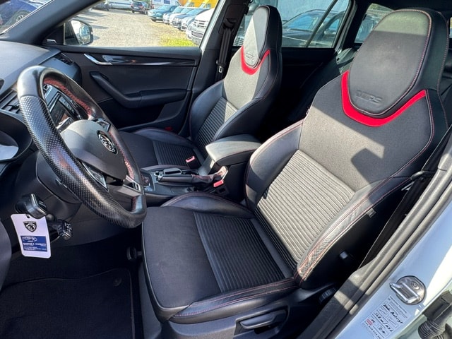 SKODA Octavia Combi 2.0 TDI RS DSG-image-8