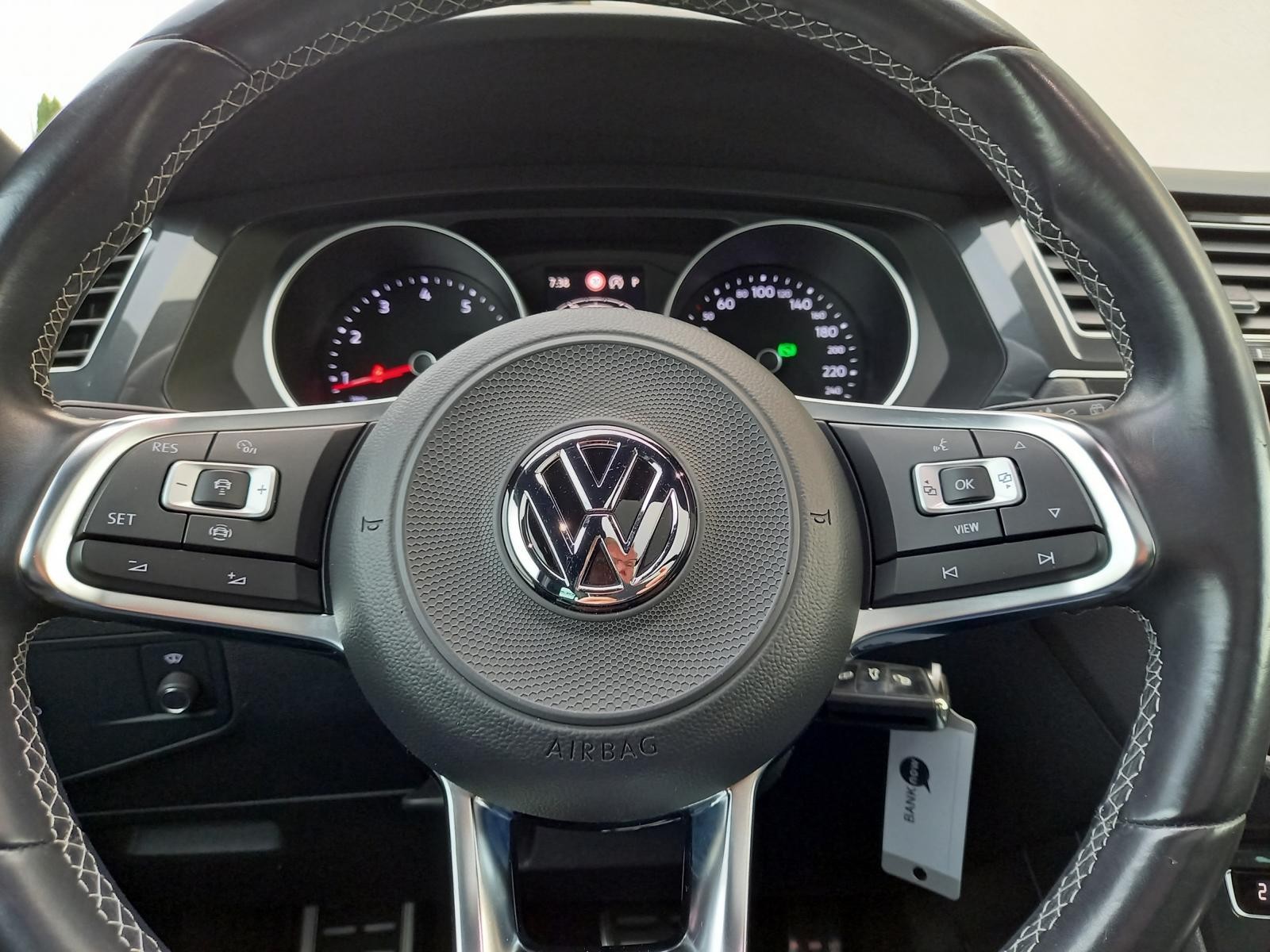VW Tiguan 2.0TSI Highline 4Motion DSG **R-Line**-image-5