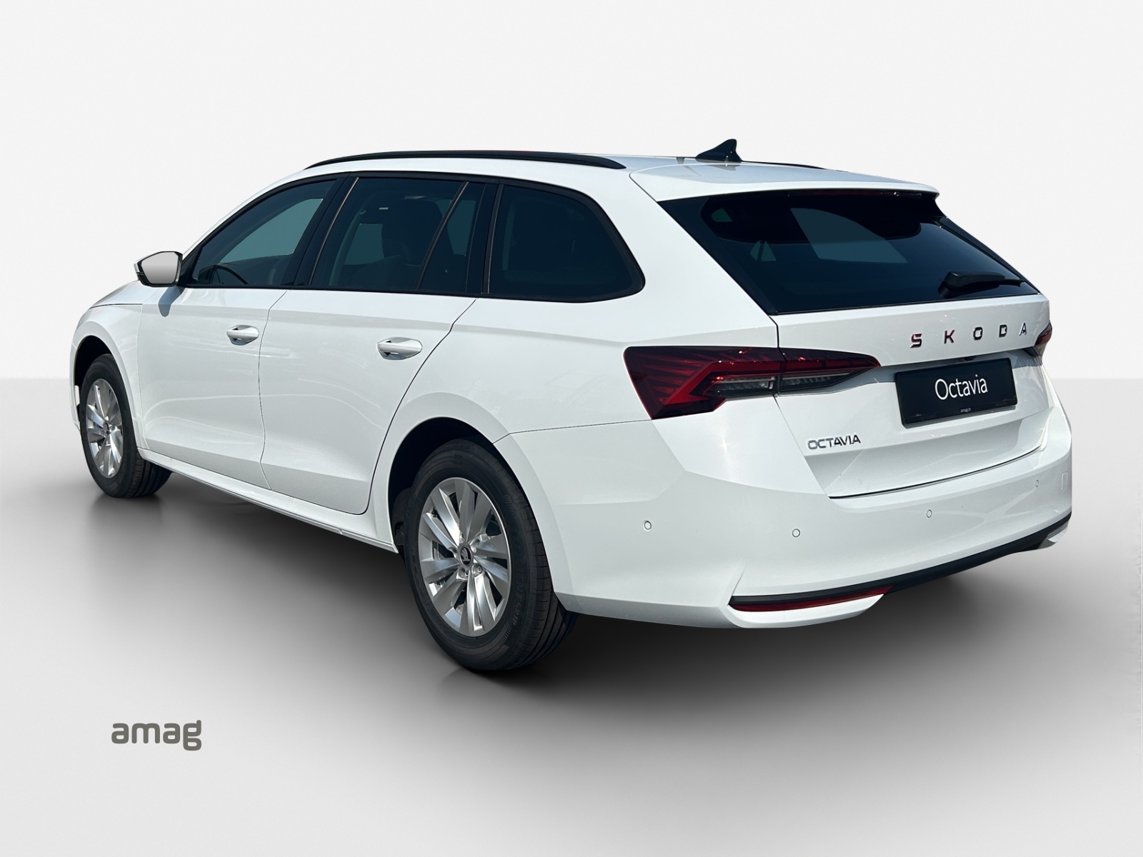 SKODA Octavia Combi 2.0 TDI DSG Selection-image-2