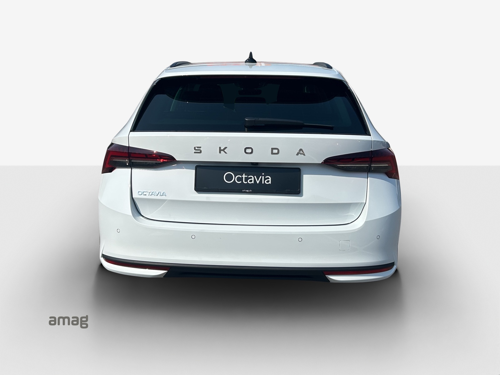 SKODA Octavia Combi 2.0 TDI DSG Selection-image-3