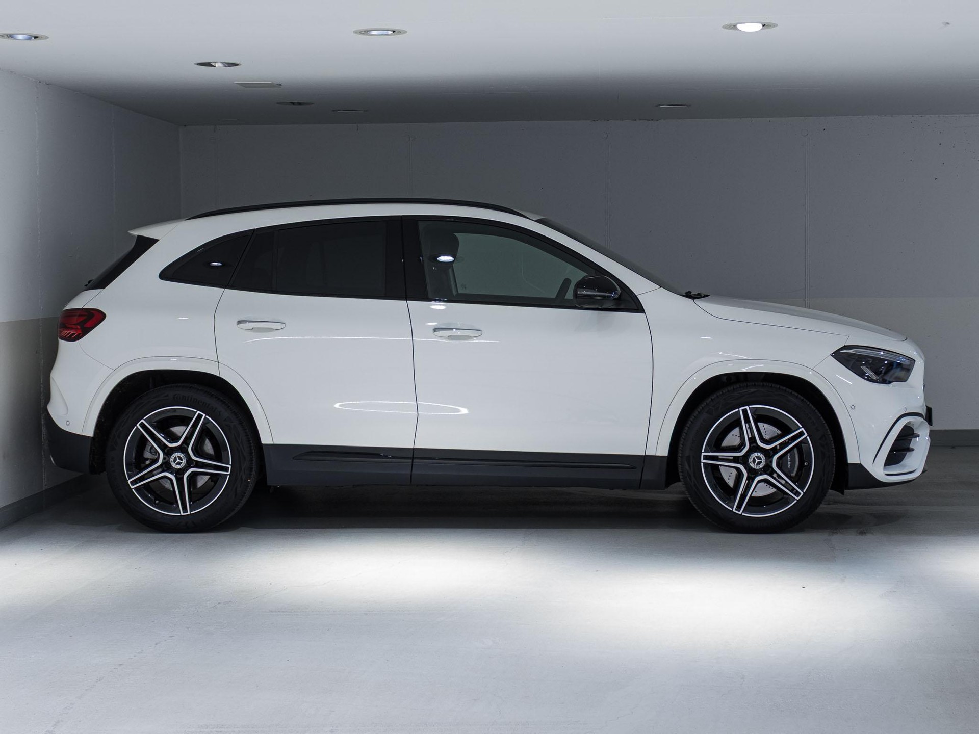 MERCEDES-BENZ GLA 250 4MATIC-image-1