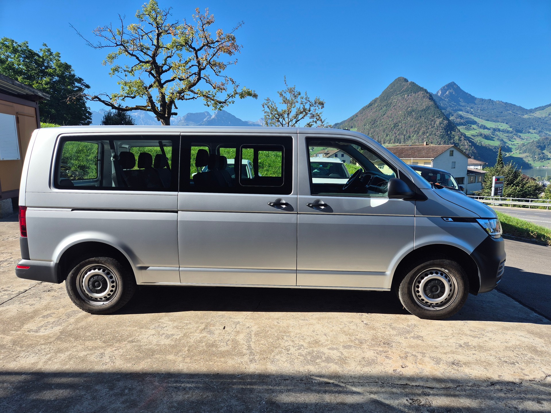 VW T6.1 2.0 TDI 4Motion DSG LWB-image-3