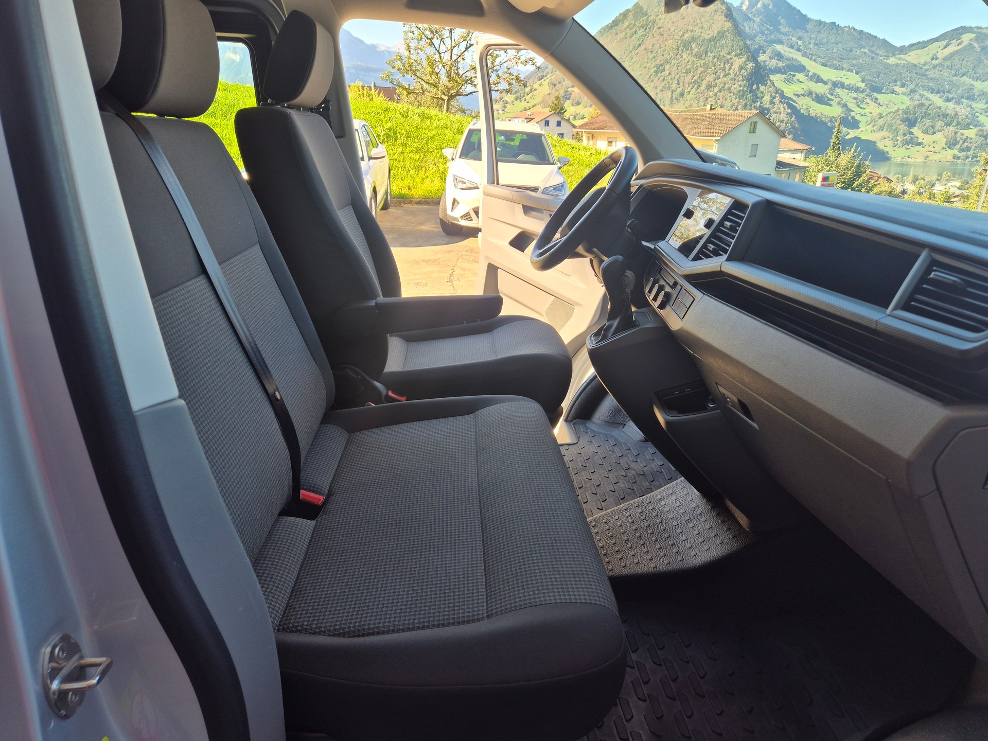 VW T6.1 2.0 TDI 4Motion DSG LWB-image-12