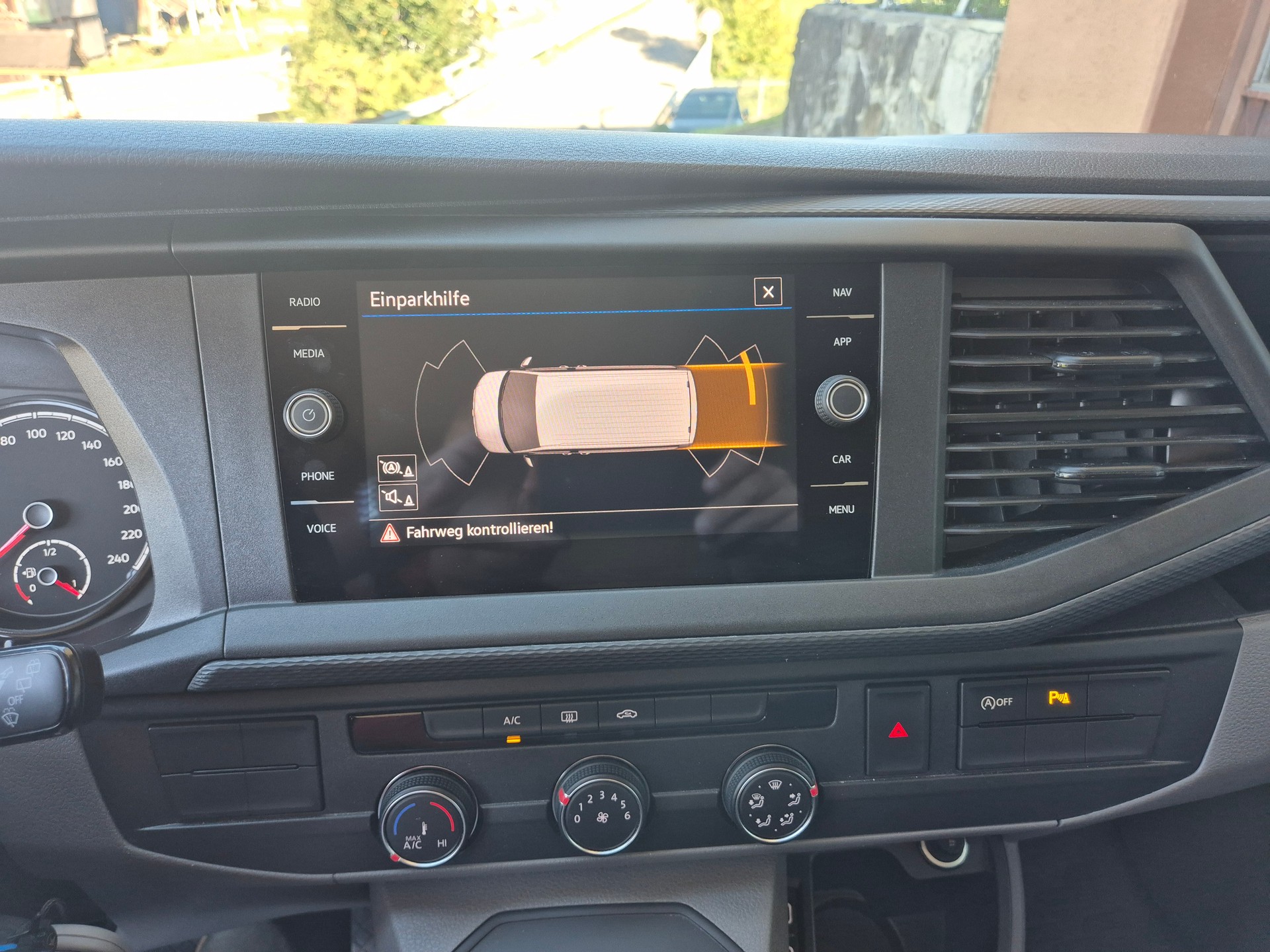 VW T6.1 2.0 TDI 4Motion DSG LWB-image-7