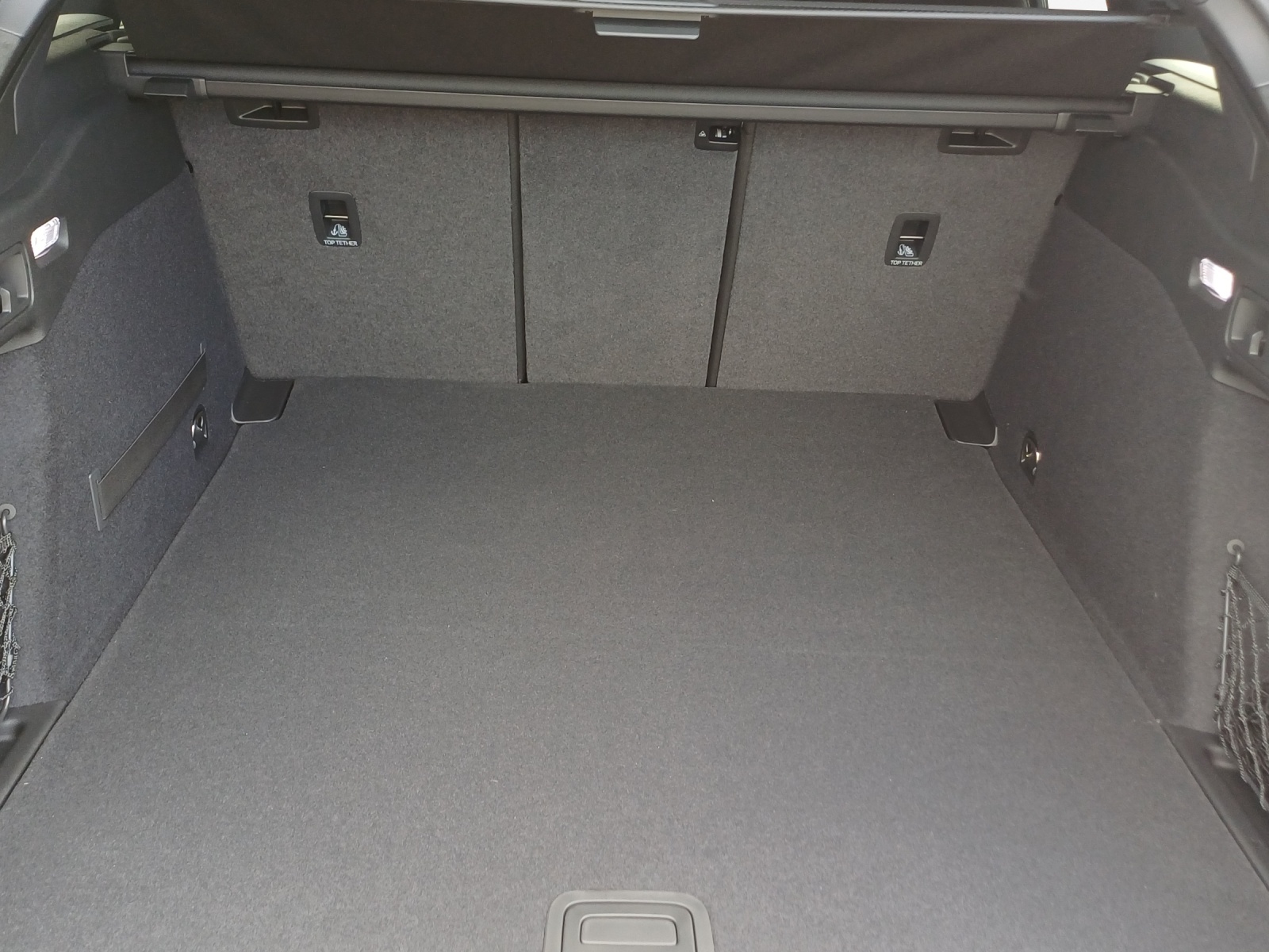 AUDI A6 Avant e-tron quattro-image-12