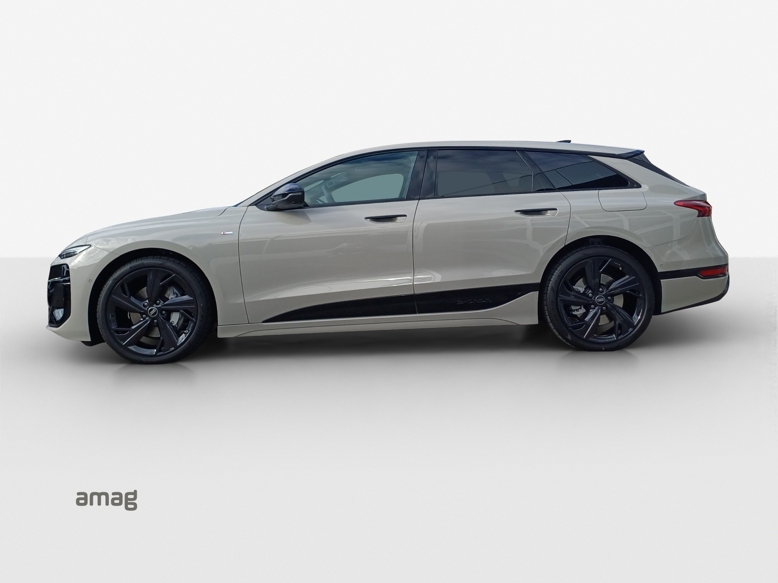 AUDI A6 Avant e-tron quattro-showroom-element-1