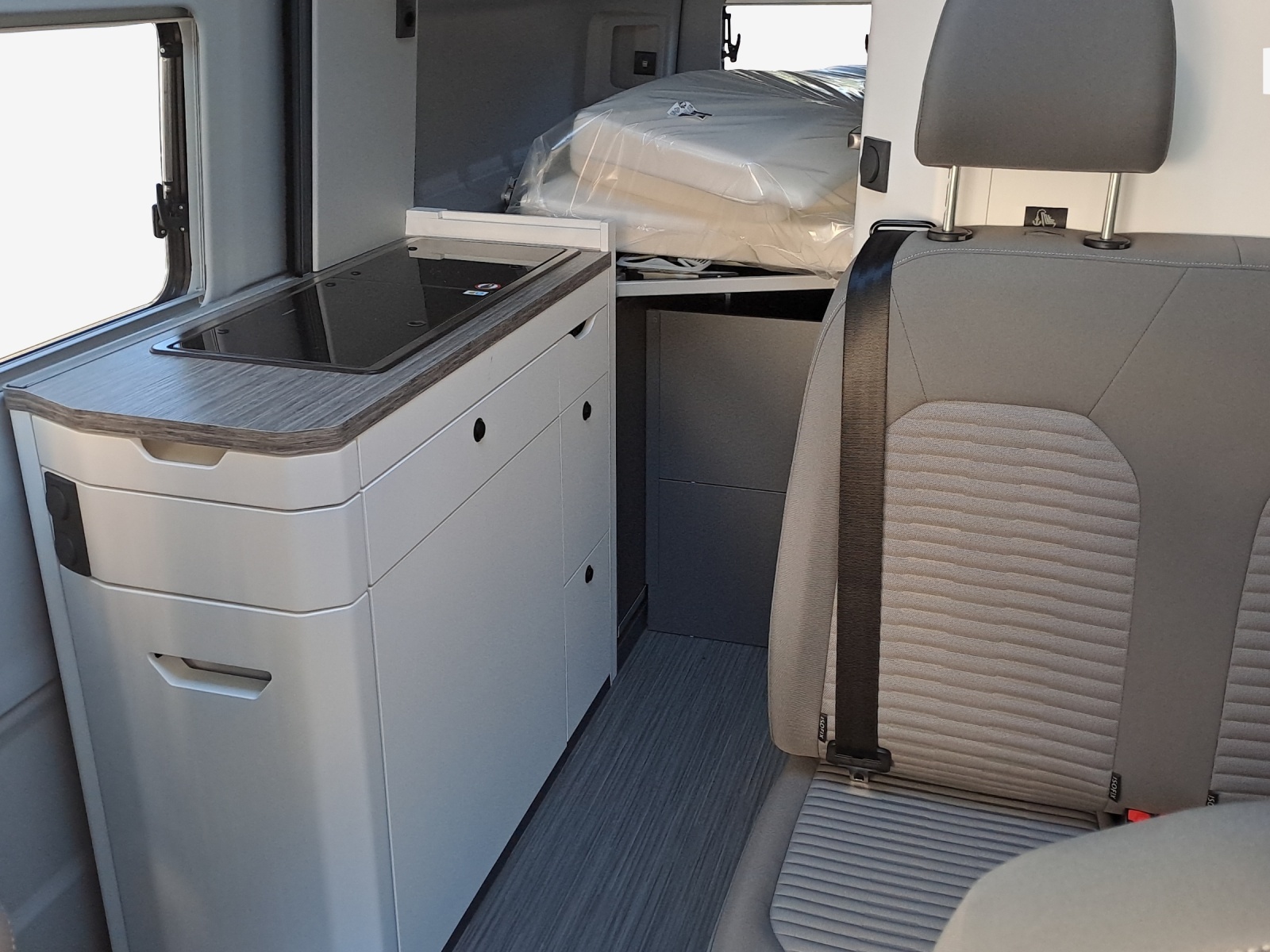 VW Grand California 600 2.0 BI-TDI-image-10