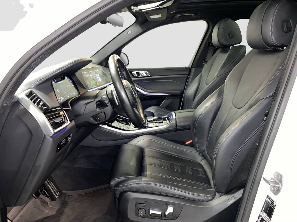 BMW X5 M50i xDrive-image-5