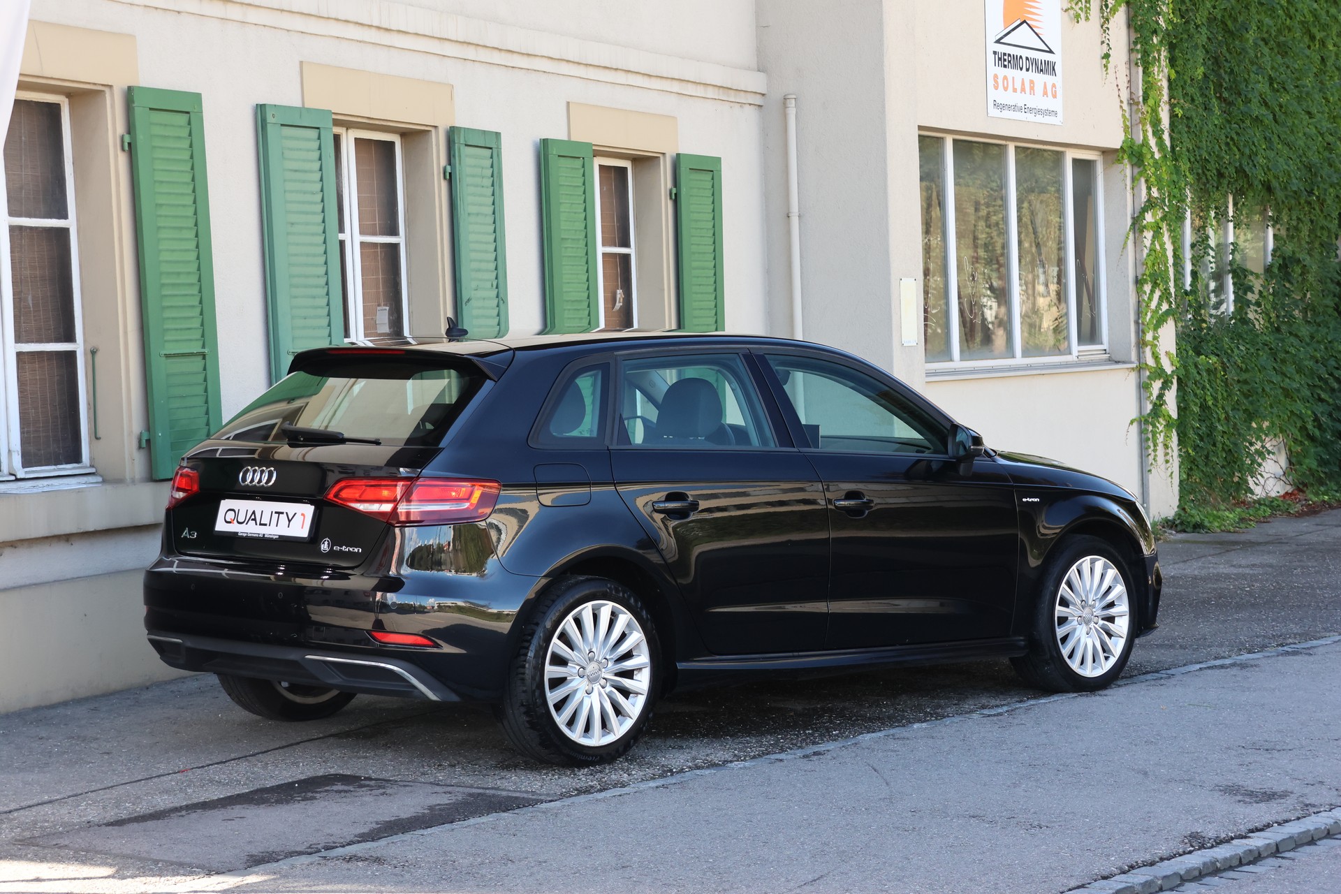 AUDI A3 Sportback 1.4 e-tron Sport S-tronic-image-4