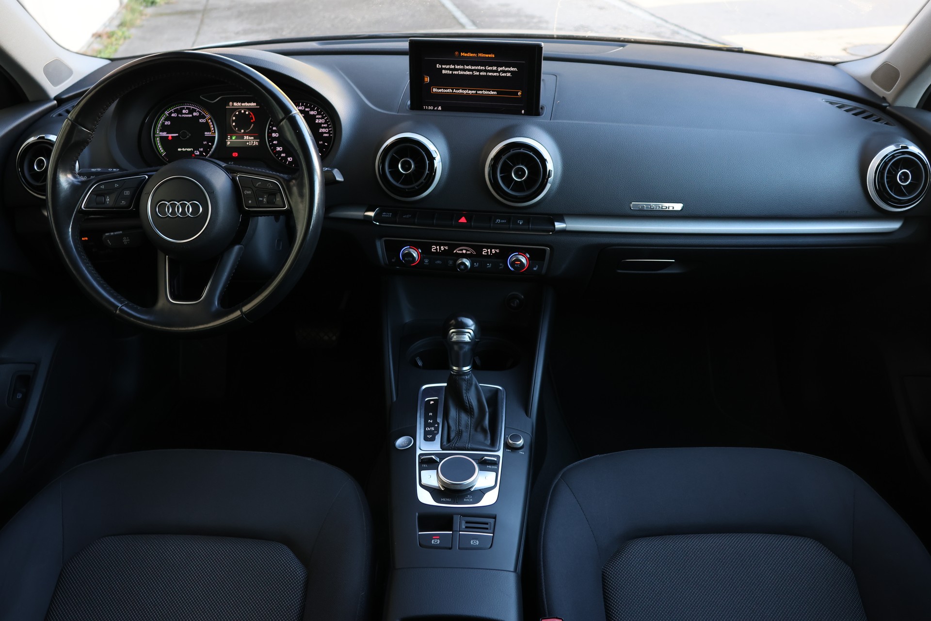 AUDI A3 Sportback 1.4 e-tron Sport S-tronic-image-10