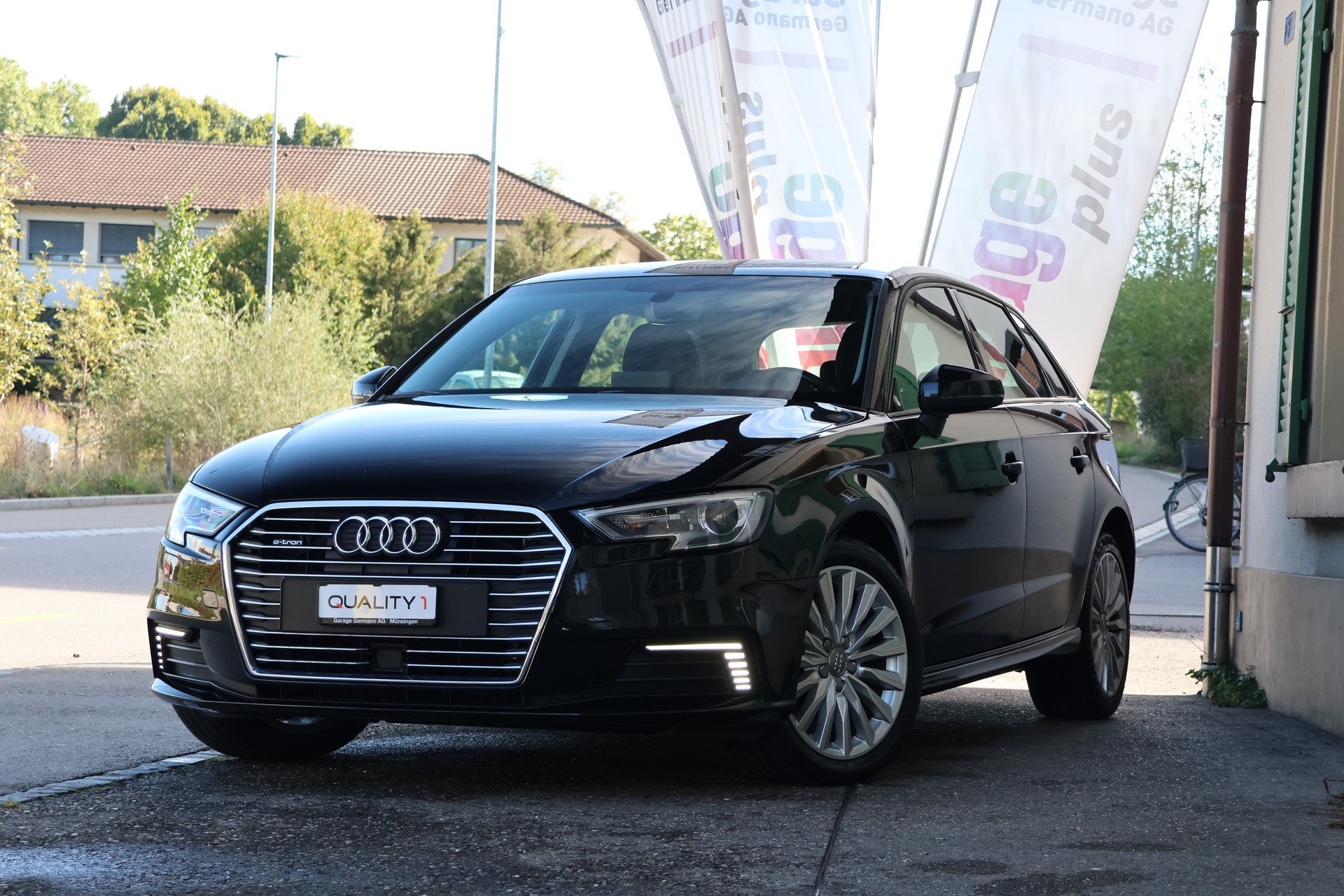AUDI A3 Sportback 1.4 e-tron Sport S-tronic-image-0