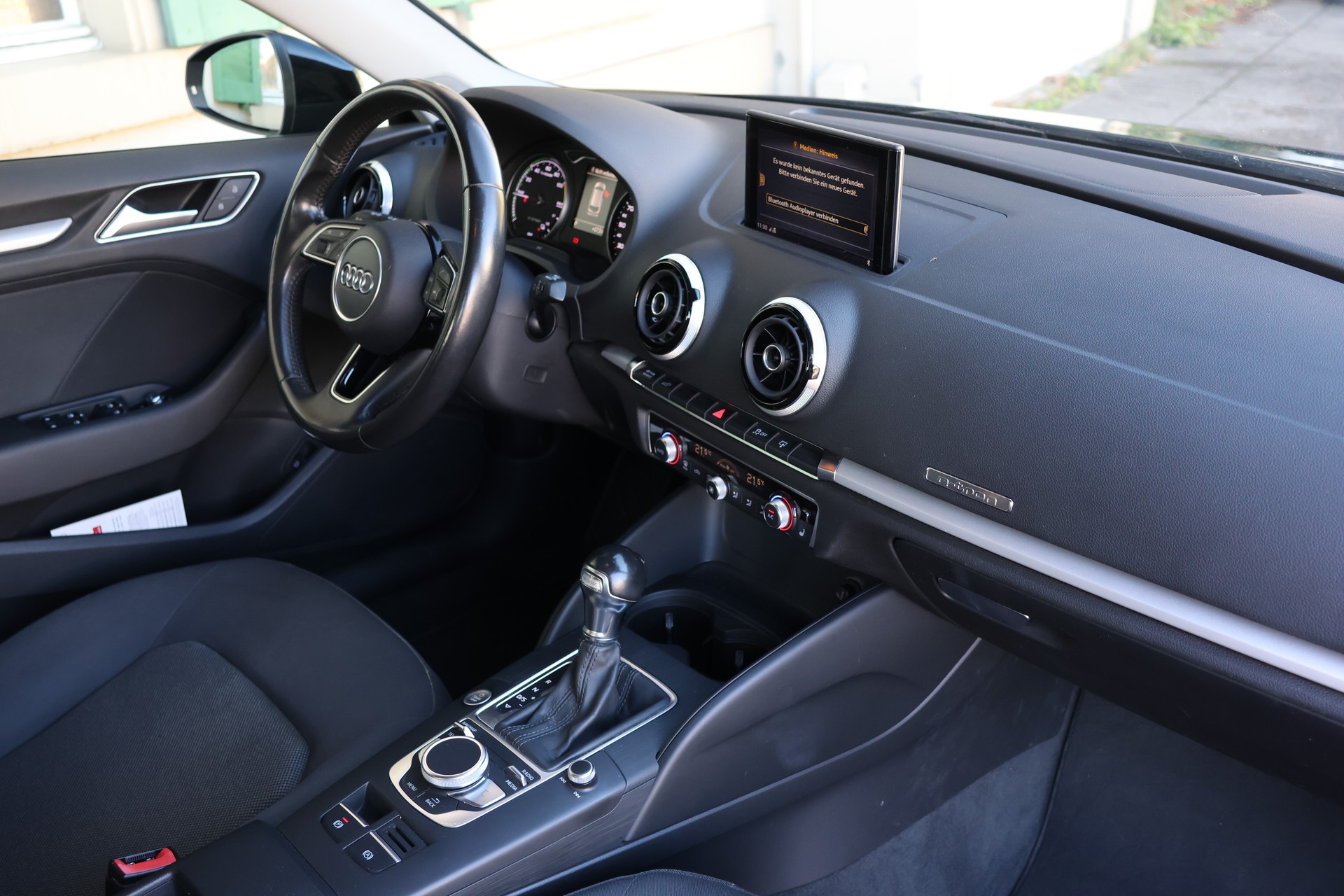 AUDI A3 Sportback 1.4 e-tron Sport S-tronic-image-7