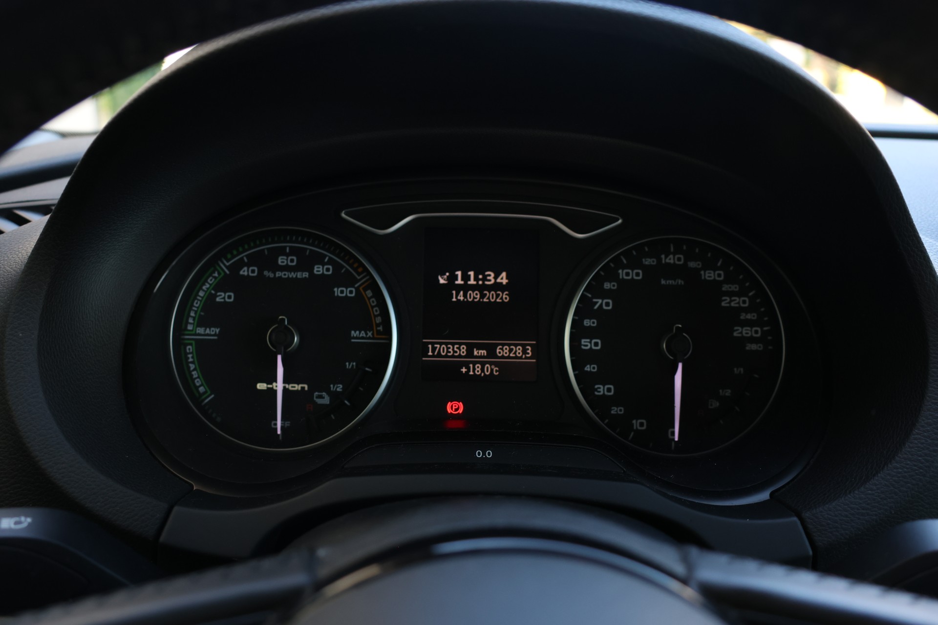 AUDI A3 Sportback 1.4 e-tron Sport S-tronic-image-11