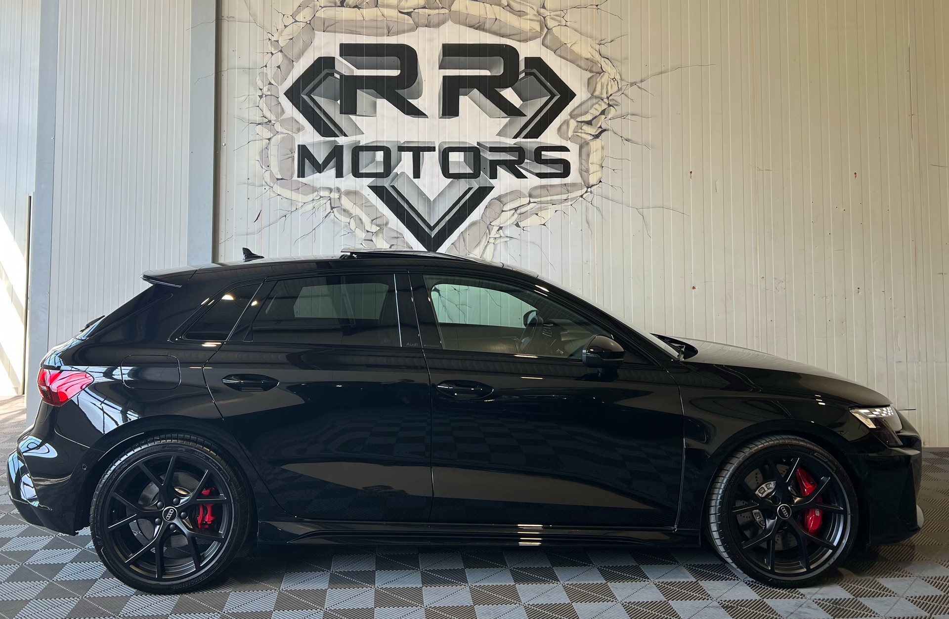 AUDI RS3 Sportback 2.5 TSI quattro S-tronic-image-5