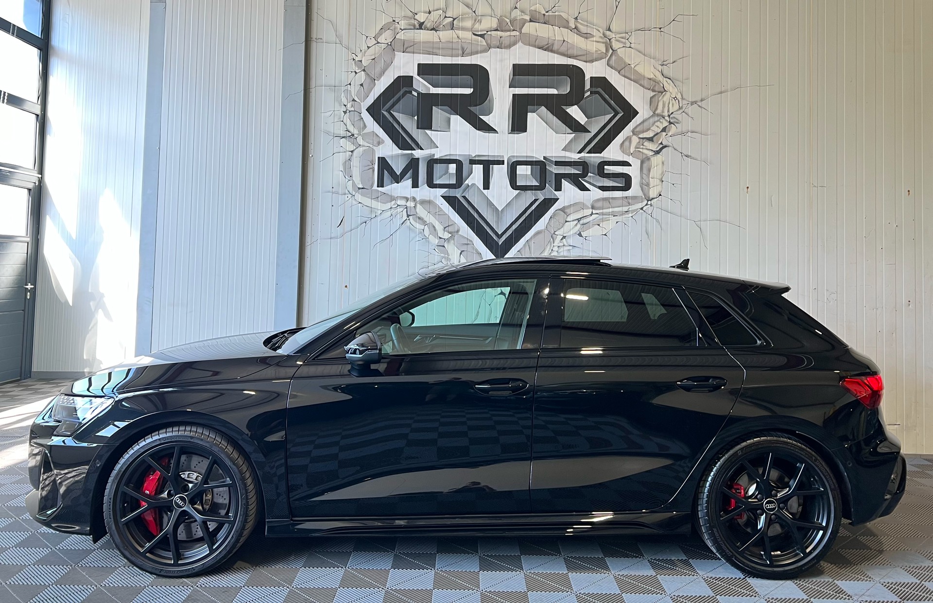 AUDI RS3 Sportback 2.5 TSI quattro S-tronic-image-1