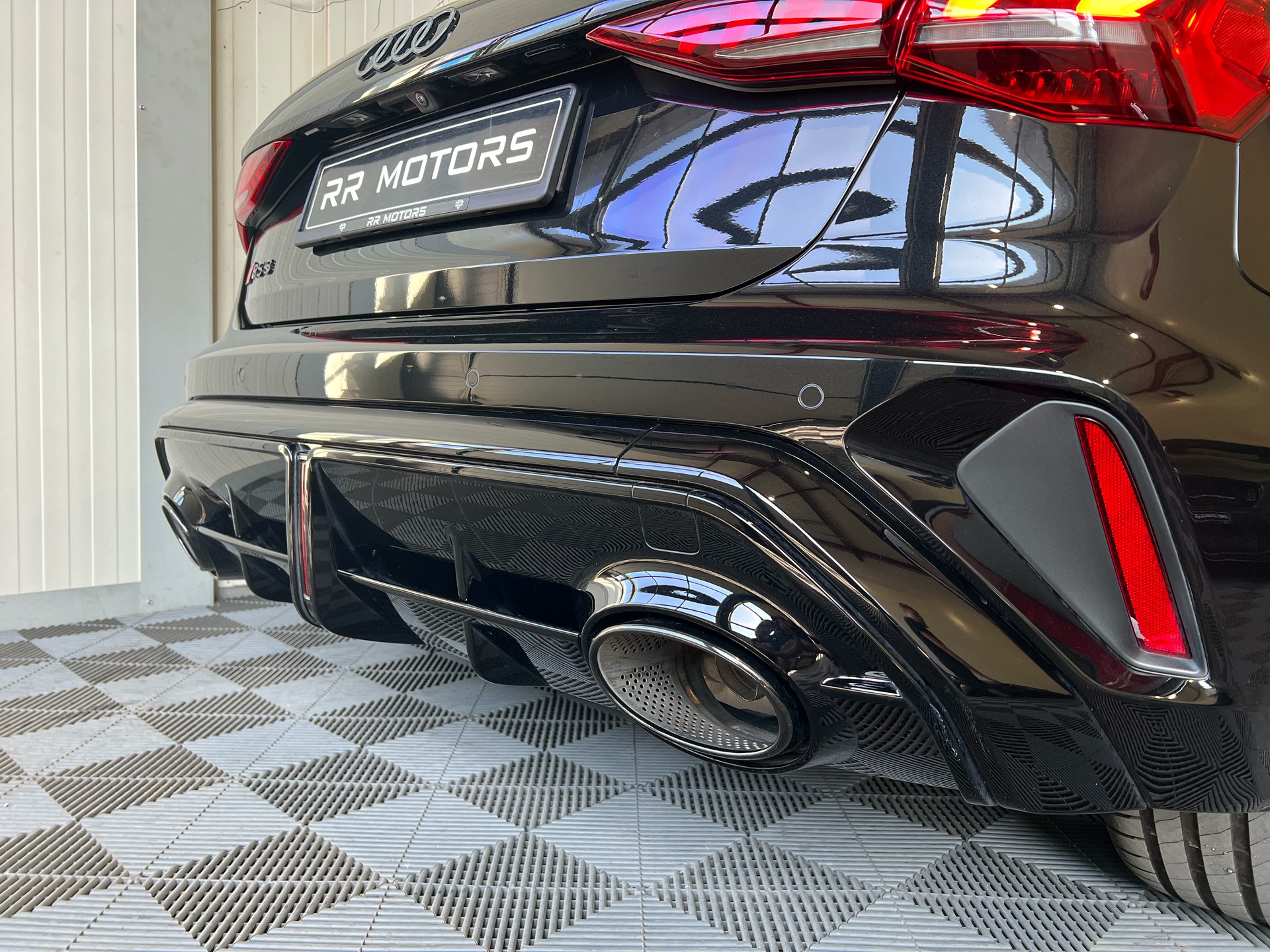 AUDI RS3 Sportback 2.5 TSI quattro S-tronic-image-4