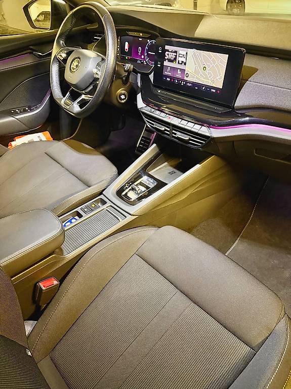 SKODA OCTAVIA-image-1