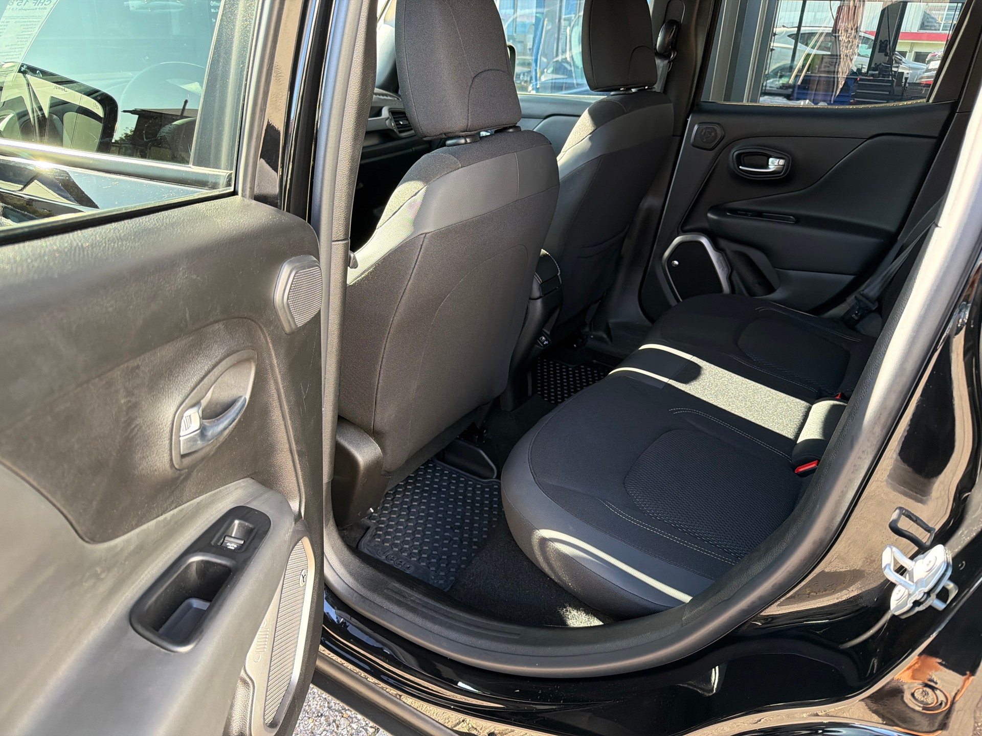 JEEP Renegade 1.3 Turbo S AWD 4X4-image-6