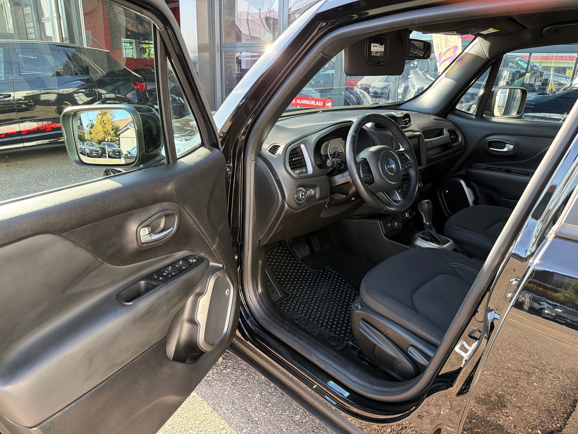 JEEP Renegade 1.3 Turbo S AWD 4X4-image-8