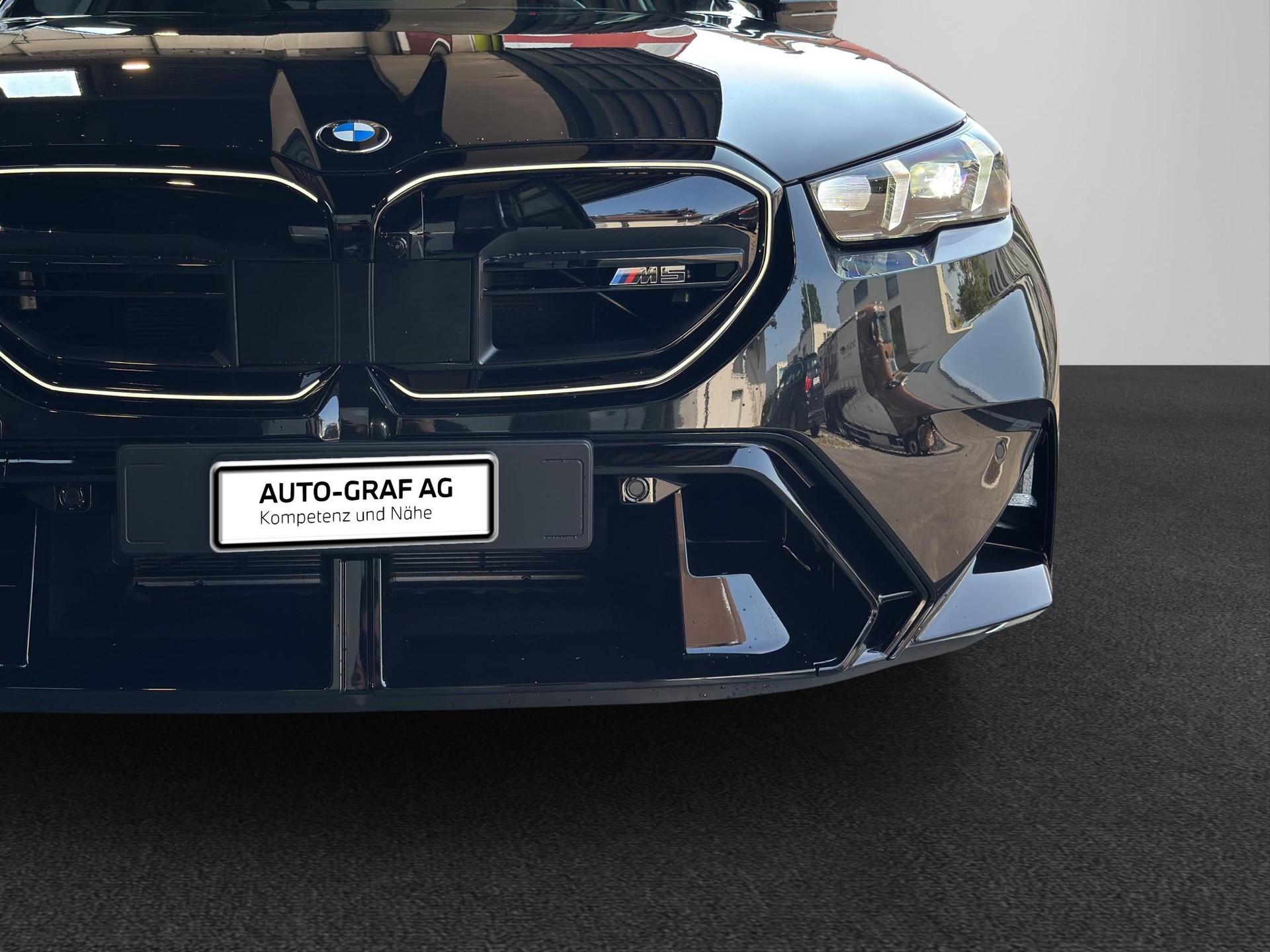 BMW M5 Touring xDrive-image-8