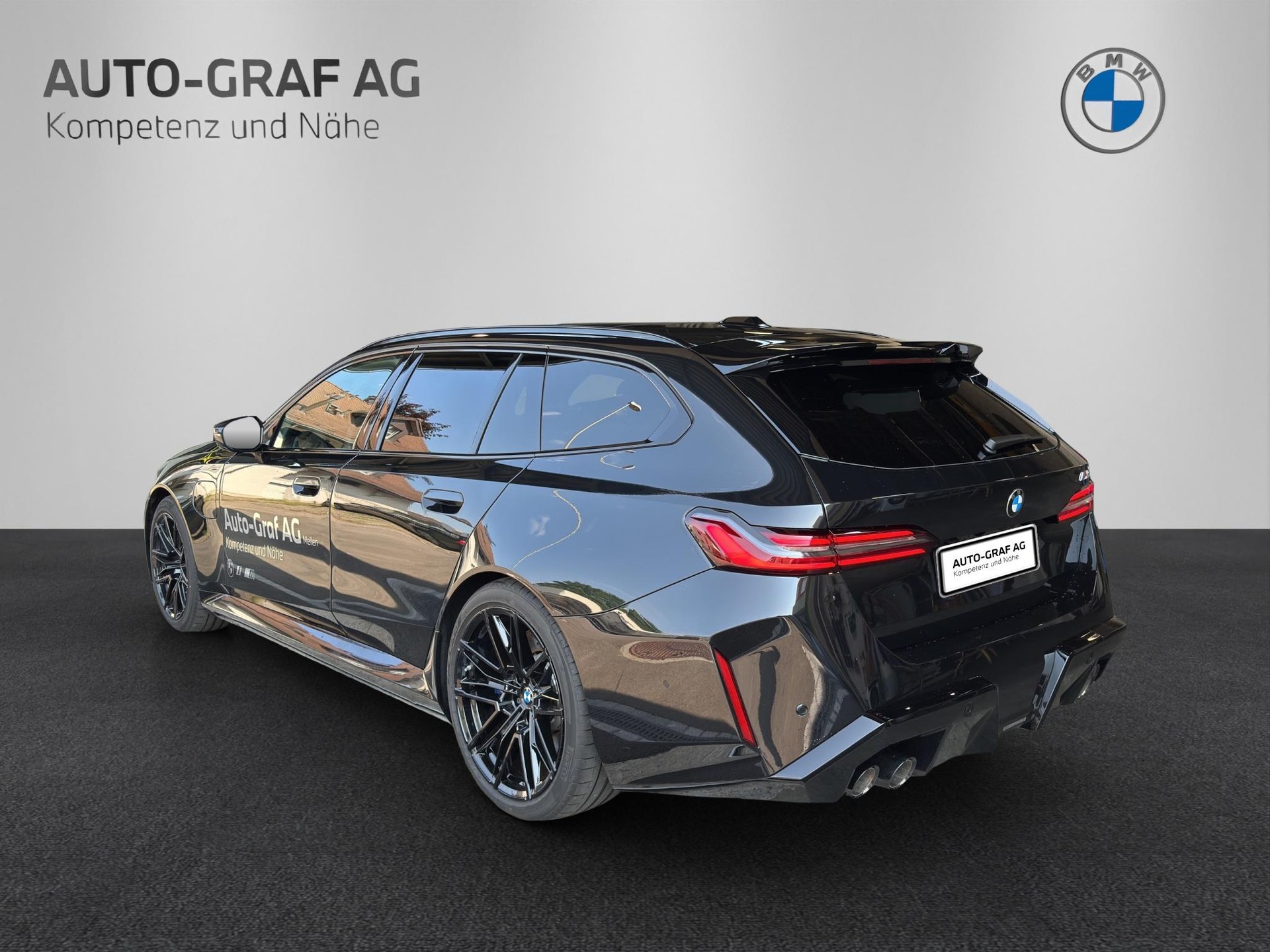 BMW M5 Touring xDrive-image-2
