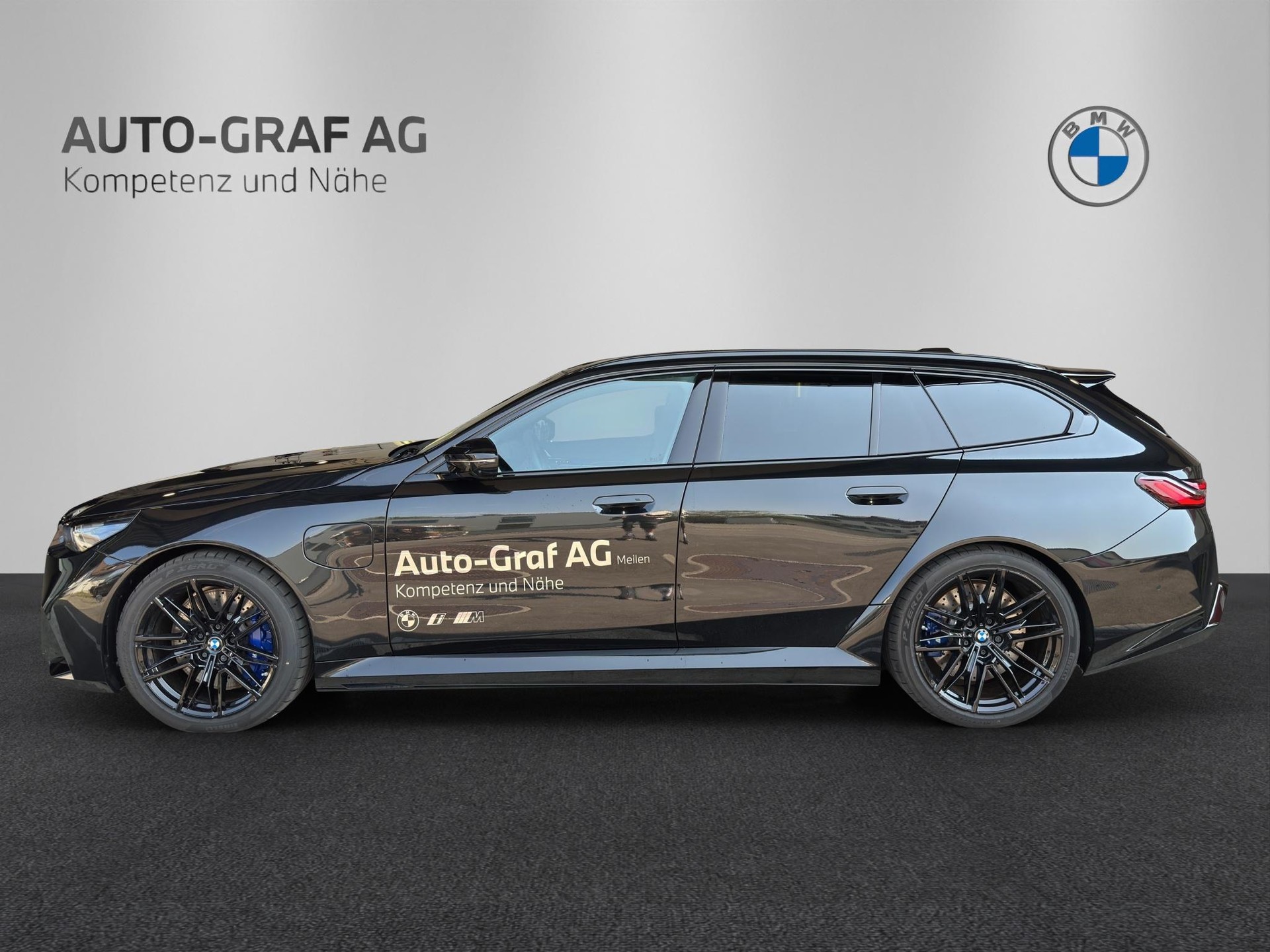 BMW M5 Touring xDrive-image-1
