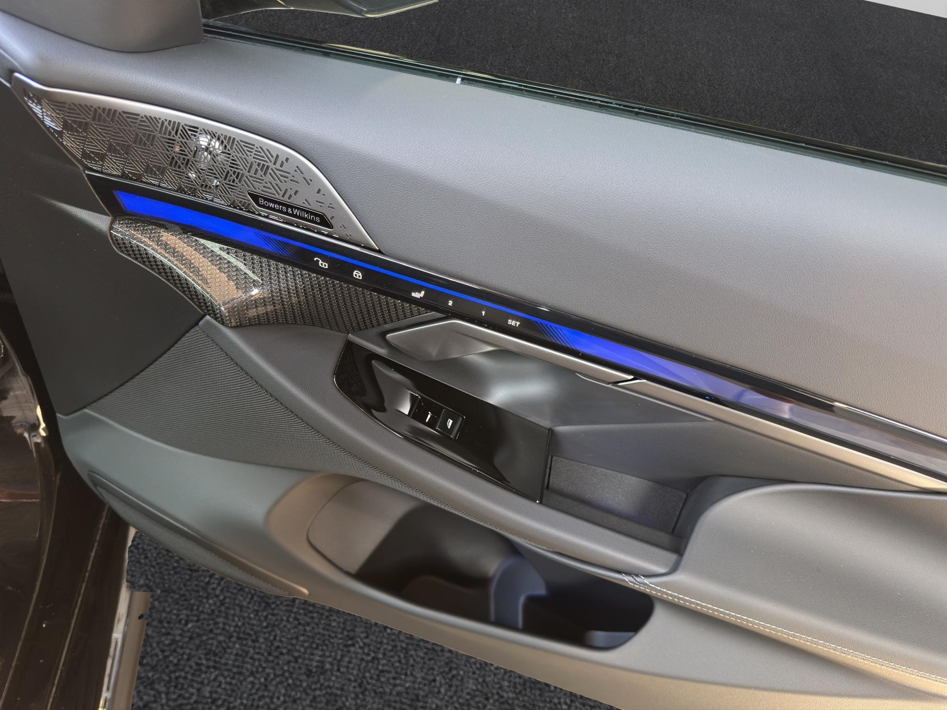 BMW M5 Touring xDrive-image-18