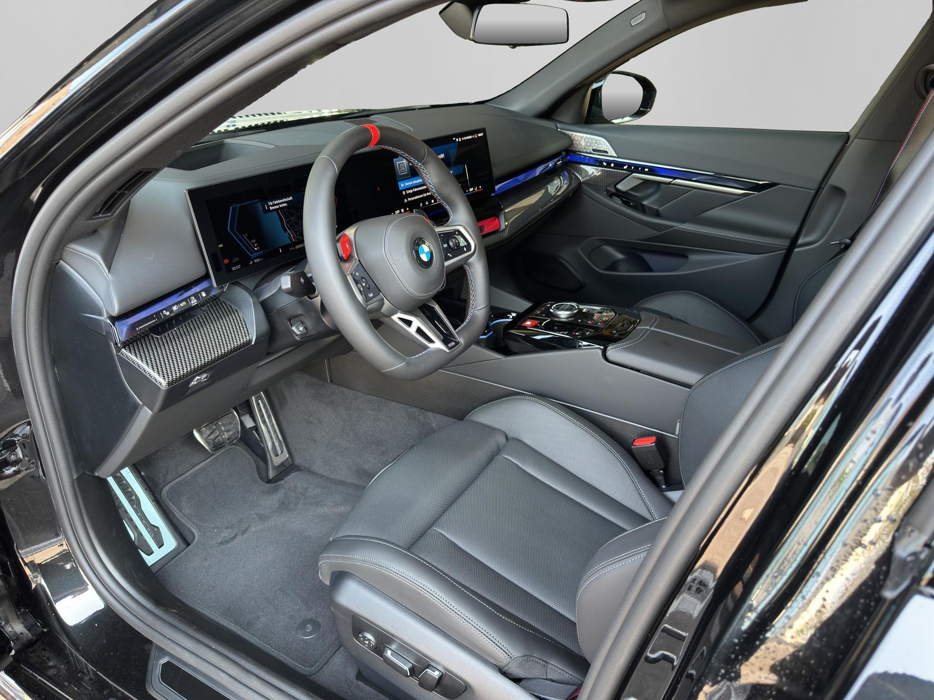 BMW M5 Touring xDrive-image-10
