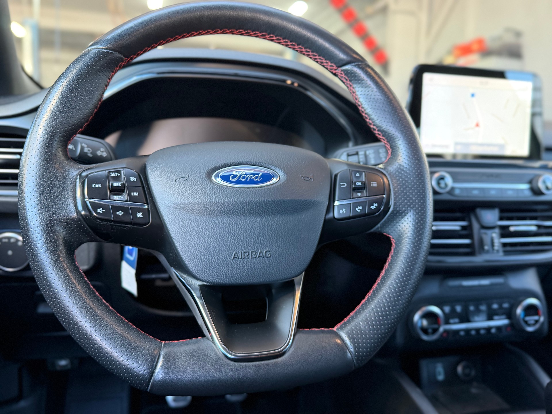 FORD Focus 1.0 SCTi ST Line-image-8