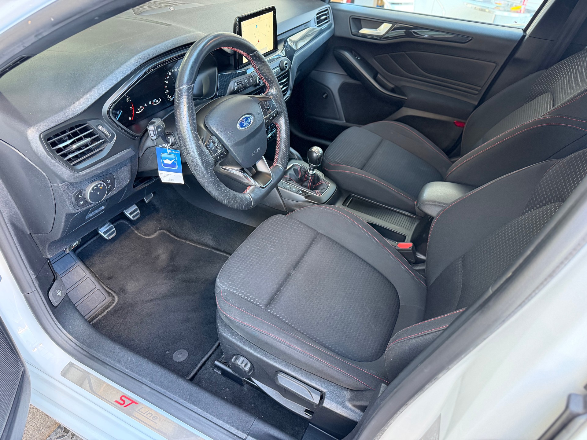 FORD Focus 1.0 SCTi ST Line-image-9