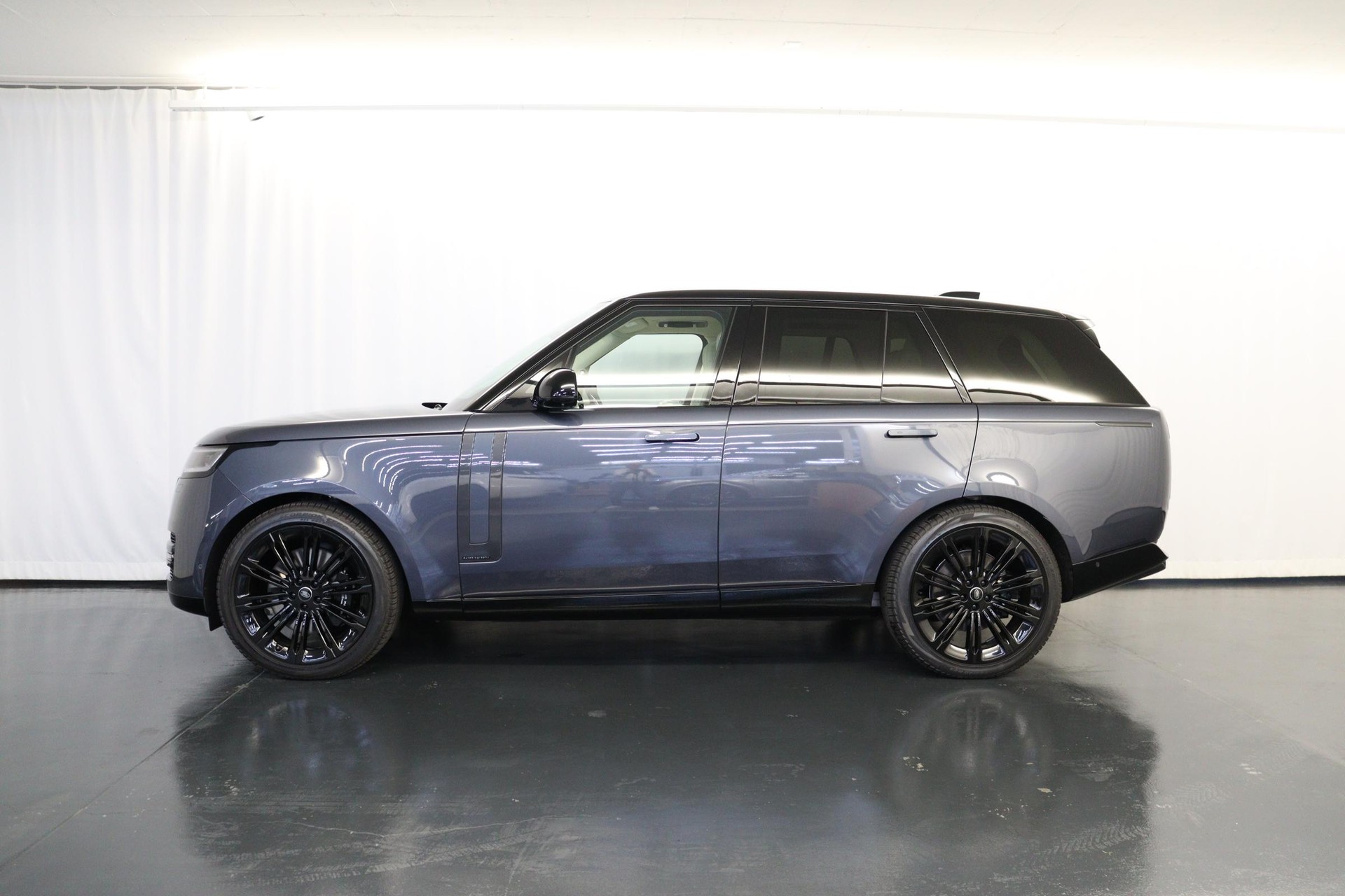 LAND ROVER Range Rover 4.4 V8 Autobiography-image-3