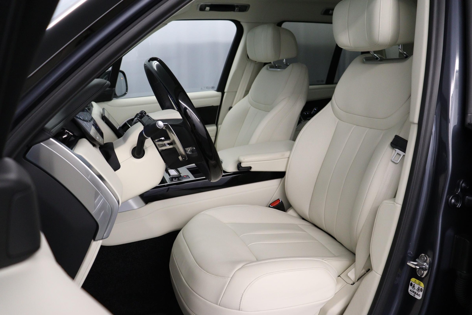 LAND ROVER Range Rover 4.4 V8 Autobiography-image-2