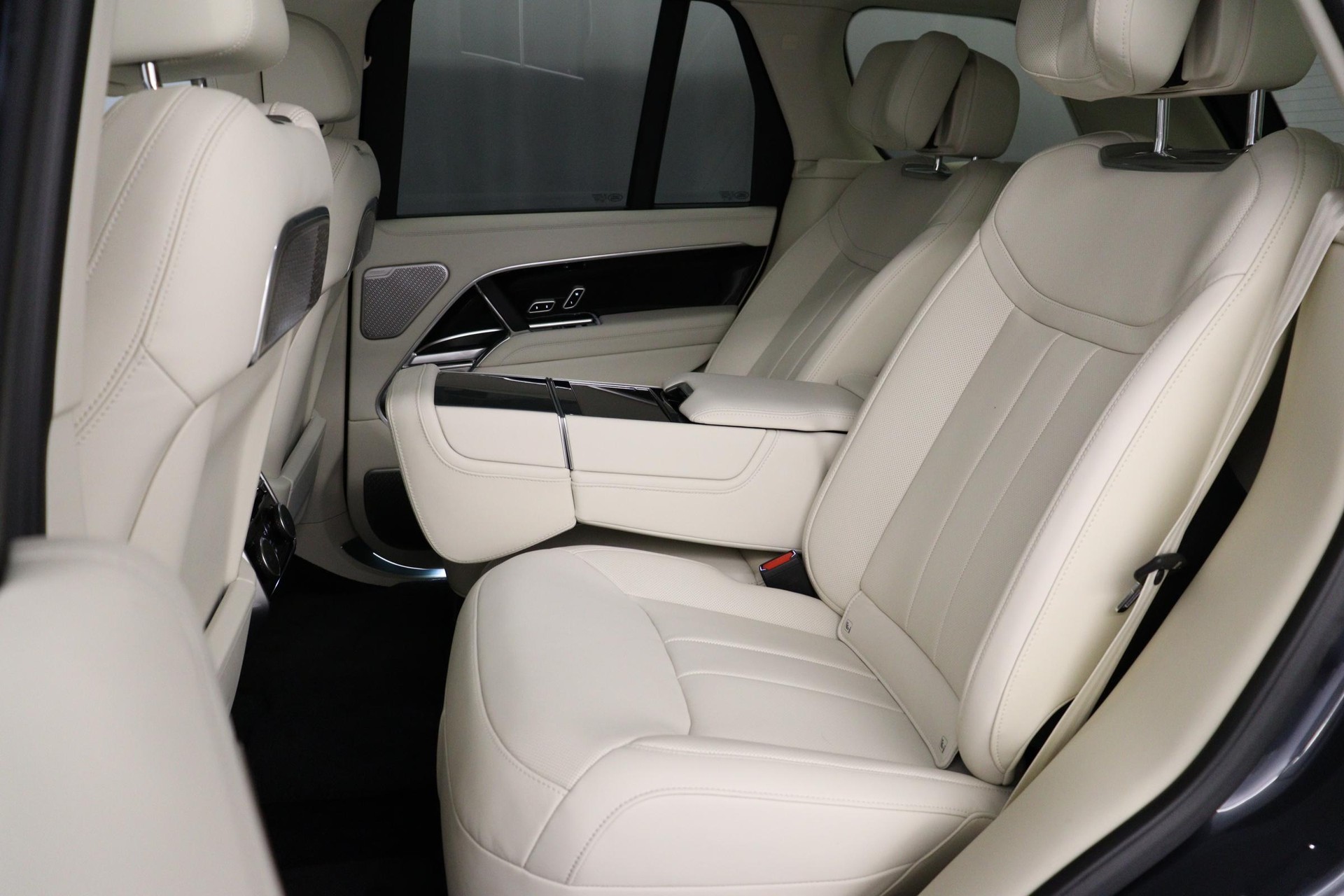 LAND ROVER Range Rover 4.4 V8 Autobiography-image-8