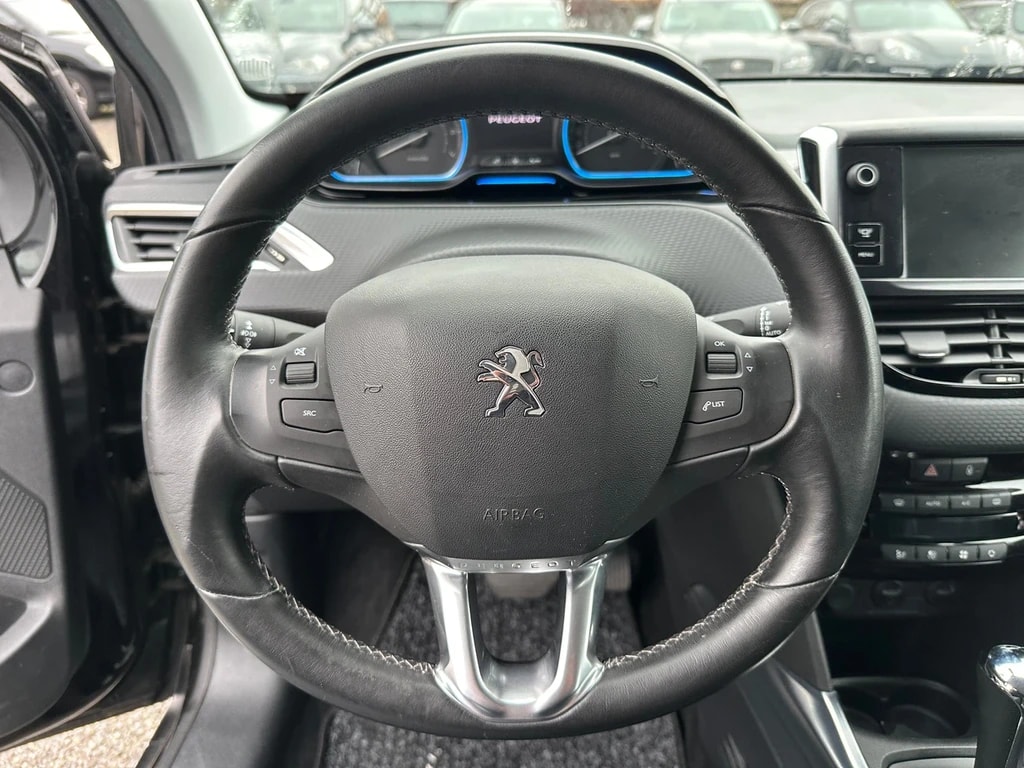 PEUGEOT 2008 1.6 VTI Active-image-6