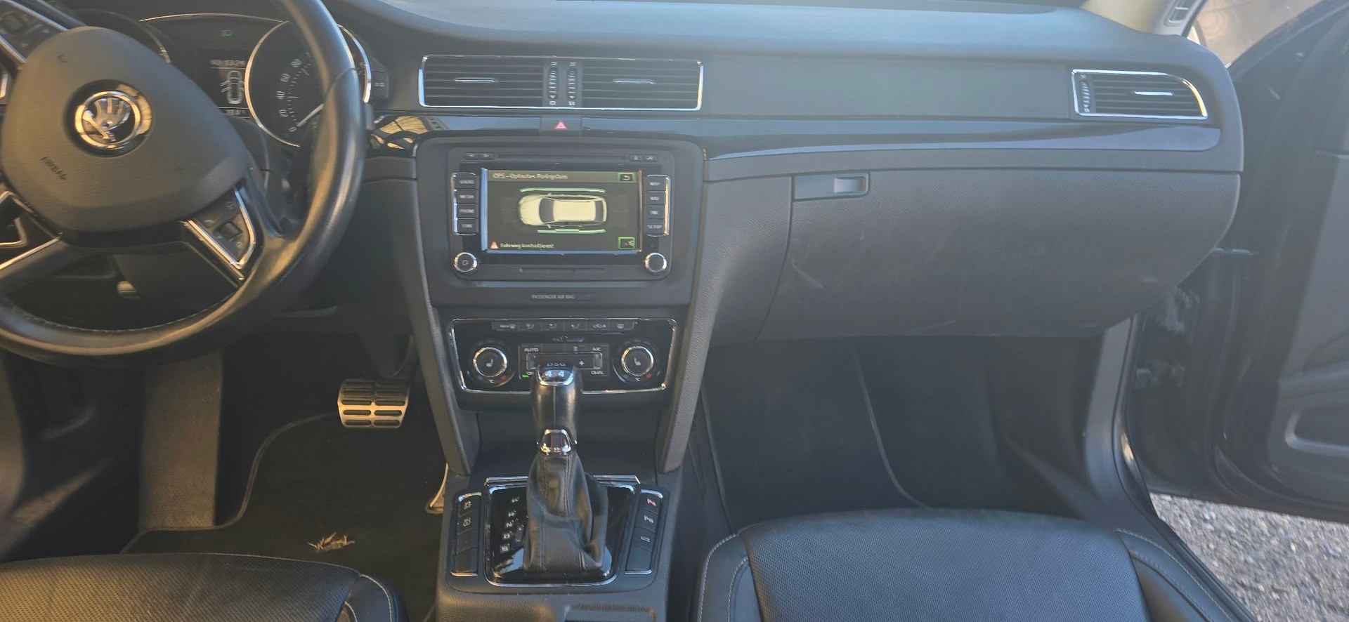 SKODA Superb Combi 3.6 FSI Elegance 4x4 DSG-image-8