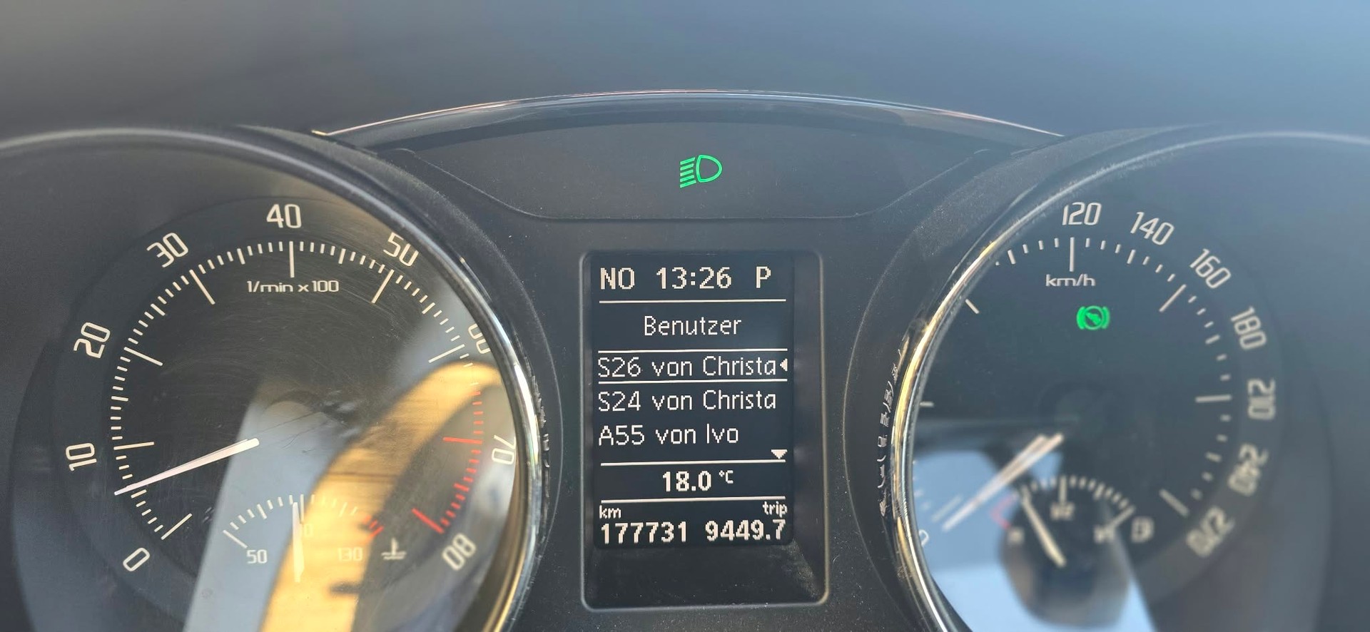 SKODA Superb Combi 3.6 FSI Elegance 4x4 DSG-image-15
