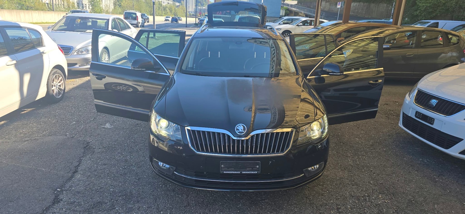 SKODA Superb Combi 3.6 FSI Elegance 4x4 DSG-image-7