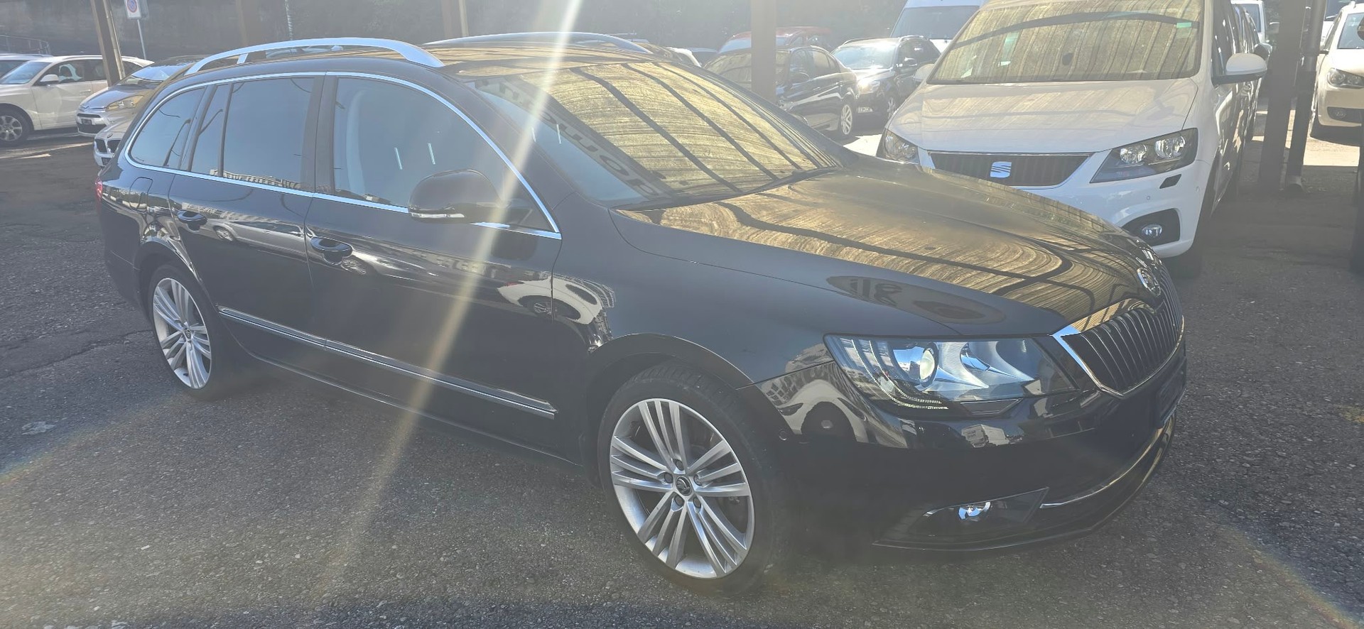 SKODA Superb Combi 3.6 FSI Elegance 4x4 DSG-image-2