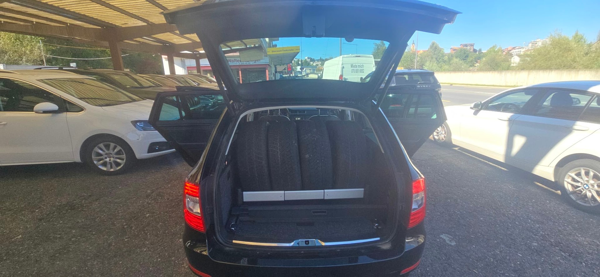 SKODA Superb Combi 3.6 FSI Elegance 4x4 DSG-image-9
