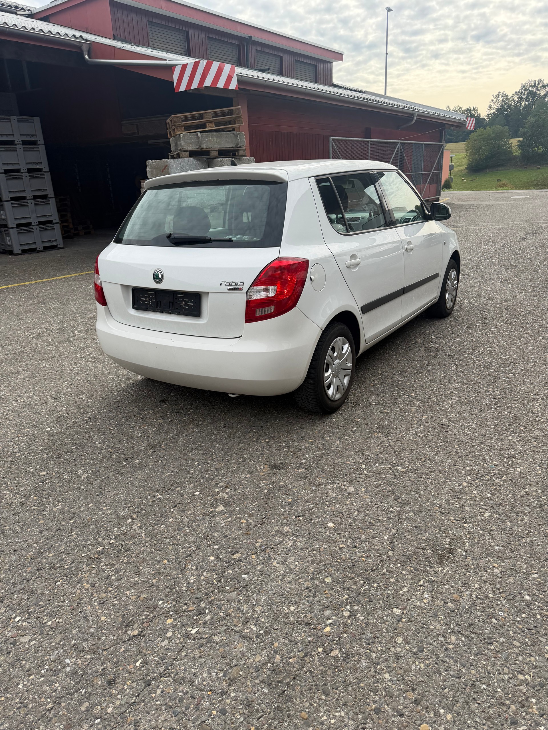 SKODA Fabia 1.2 Entry-image-2