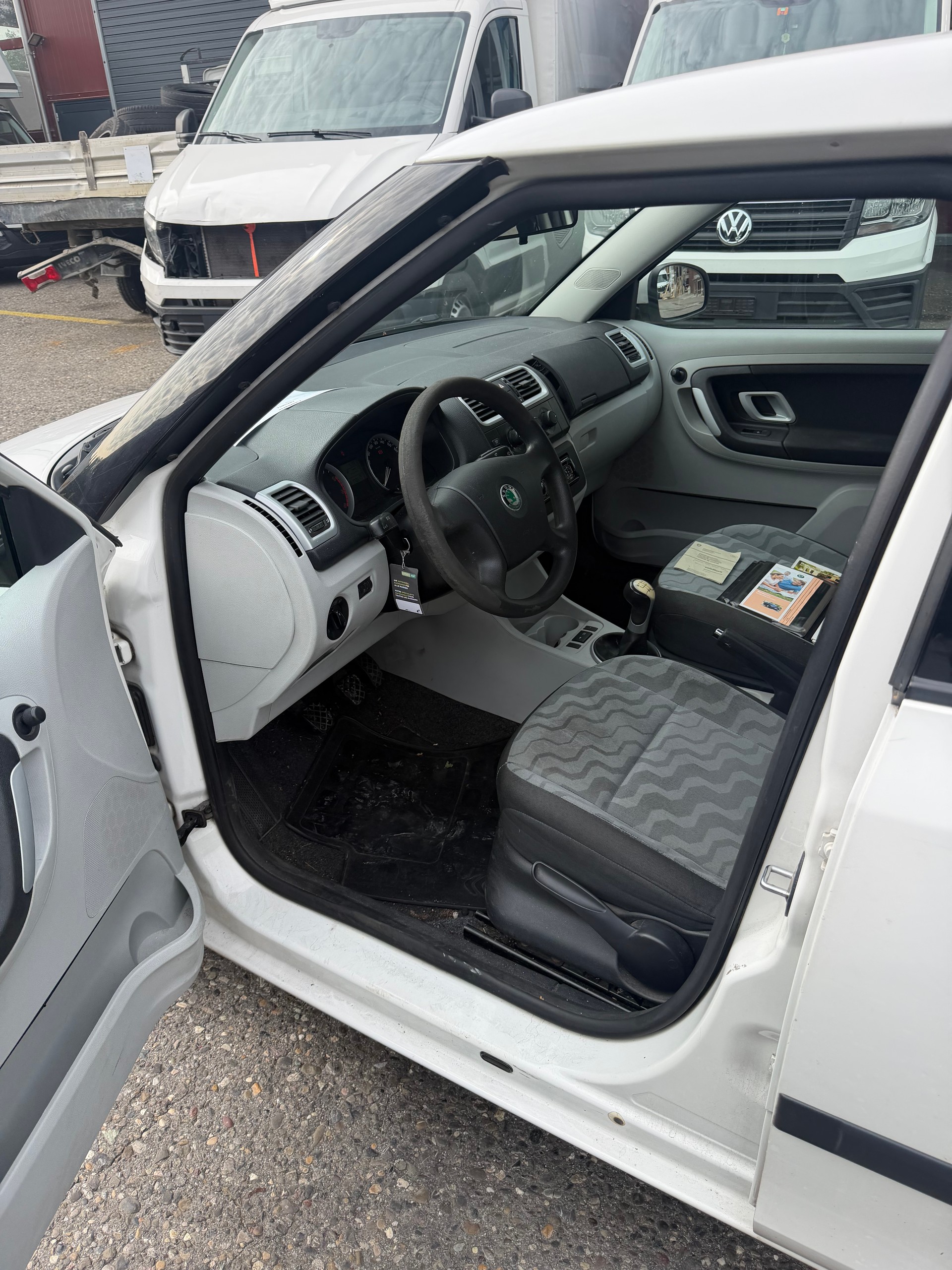 SKODA Fabia 1.2 Entry-image-8