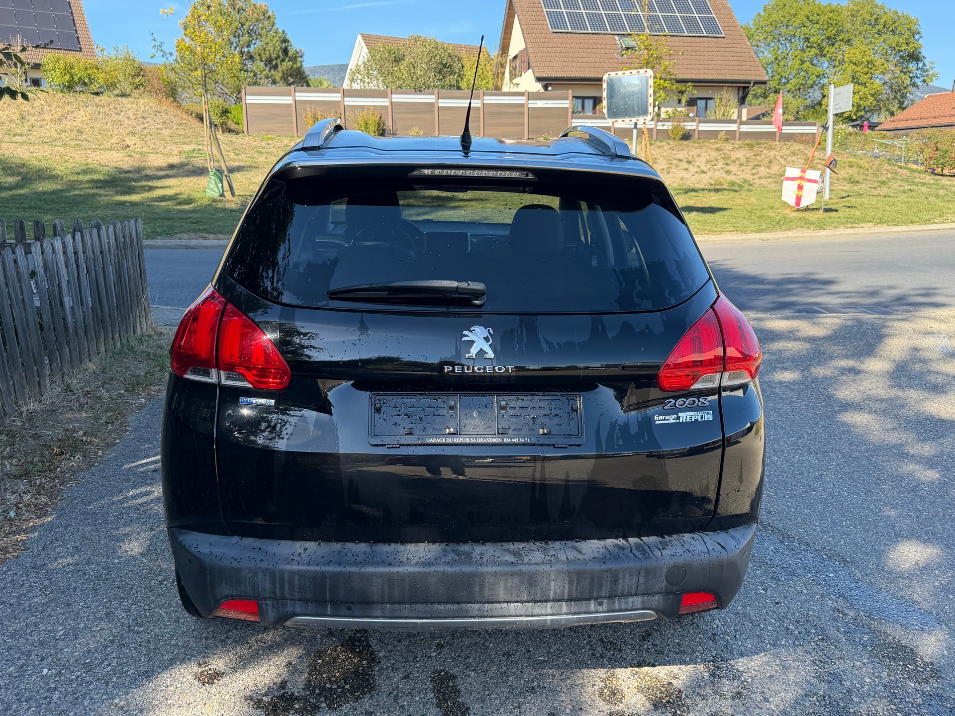 PEUGEOT 2008 1.2 PureTech Allure-image-3