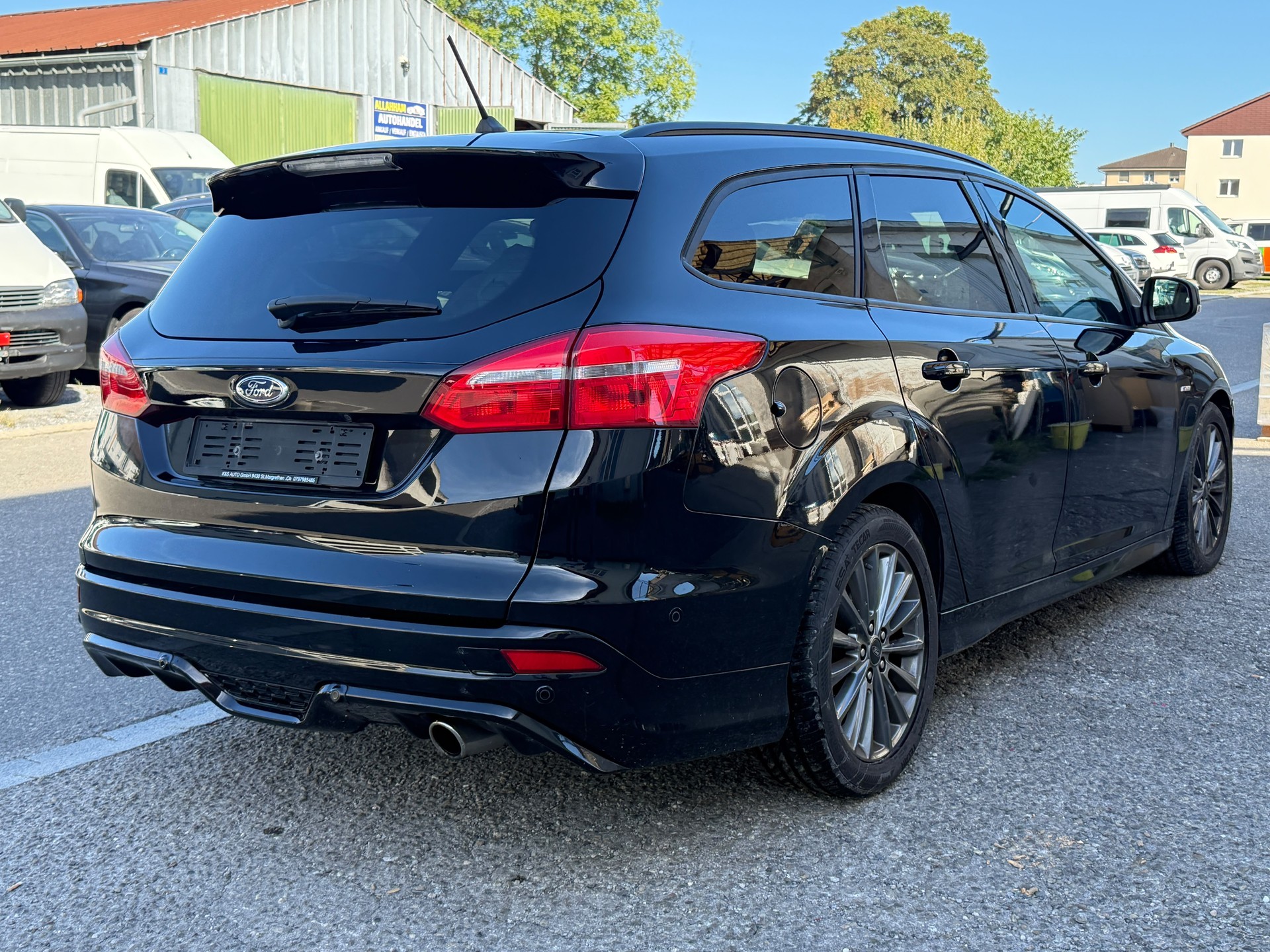 FORD Focus 1.5 SCTi Titanium X Automatic-image-2