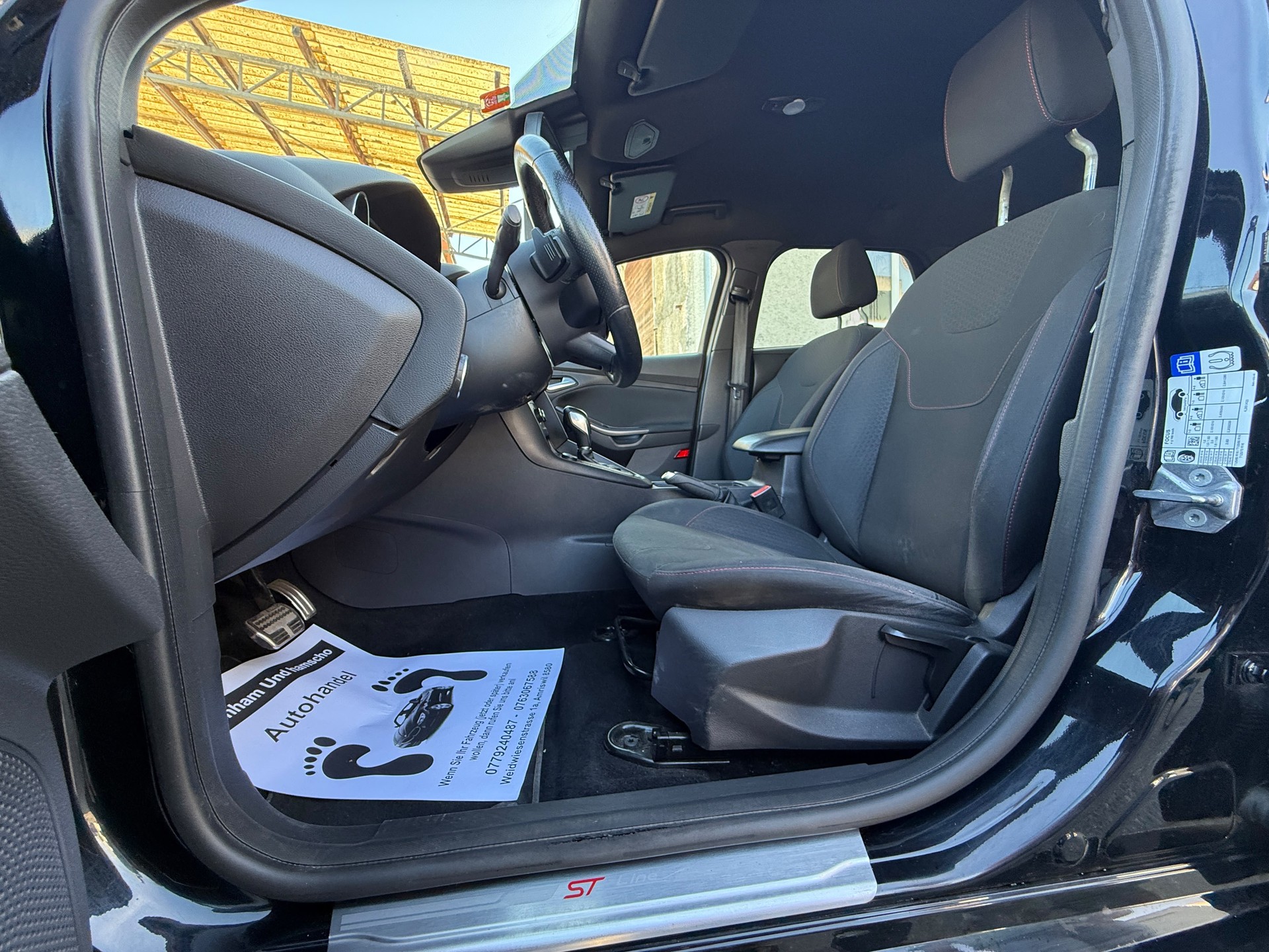FORD Focus 1.5 SCTi Titanium X Automatic-image-9