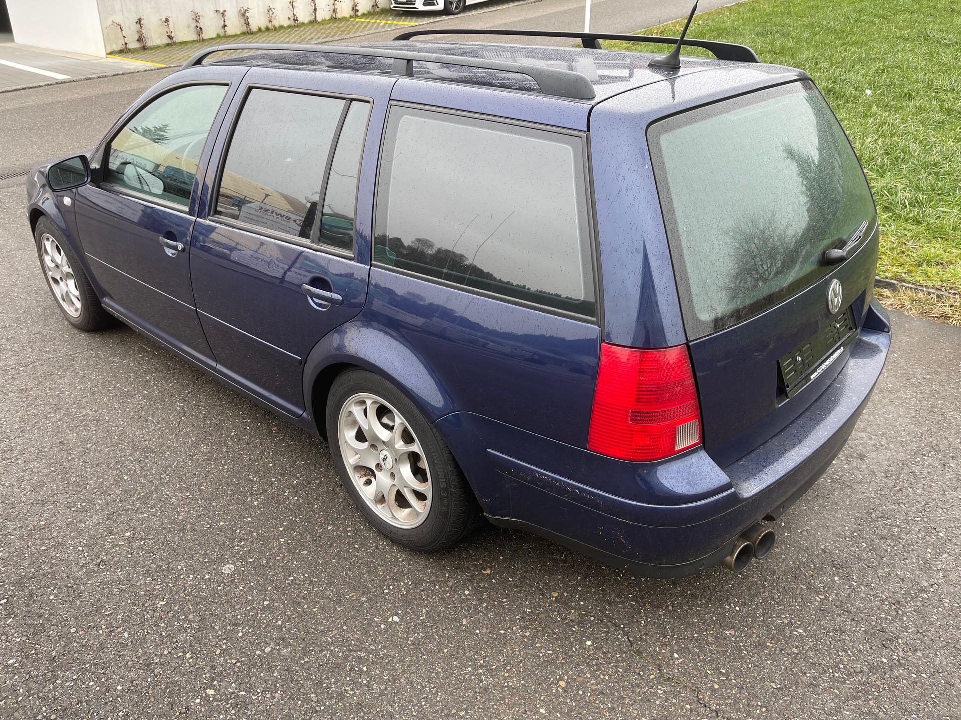 VW Bora Variant 2.8 Highline 4Motion-image-4