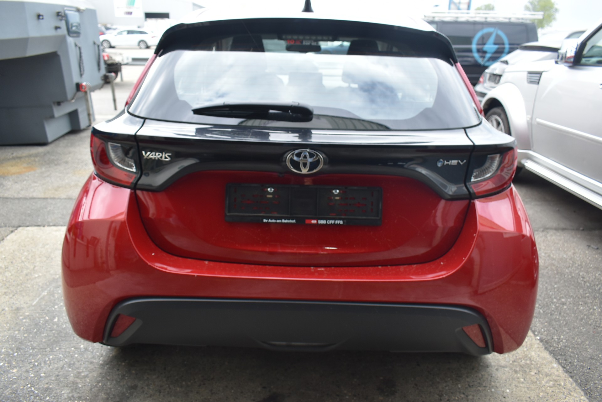 TOYOTA Yaris 1.5 Comfort e-CVT-image-2